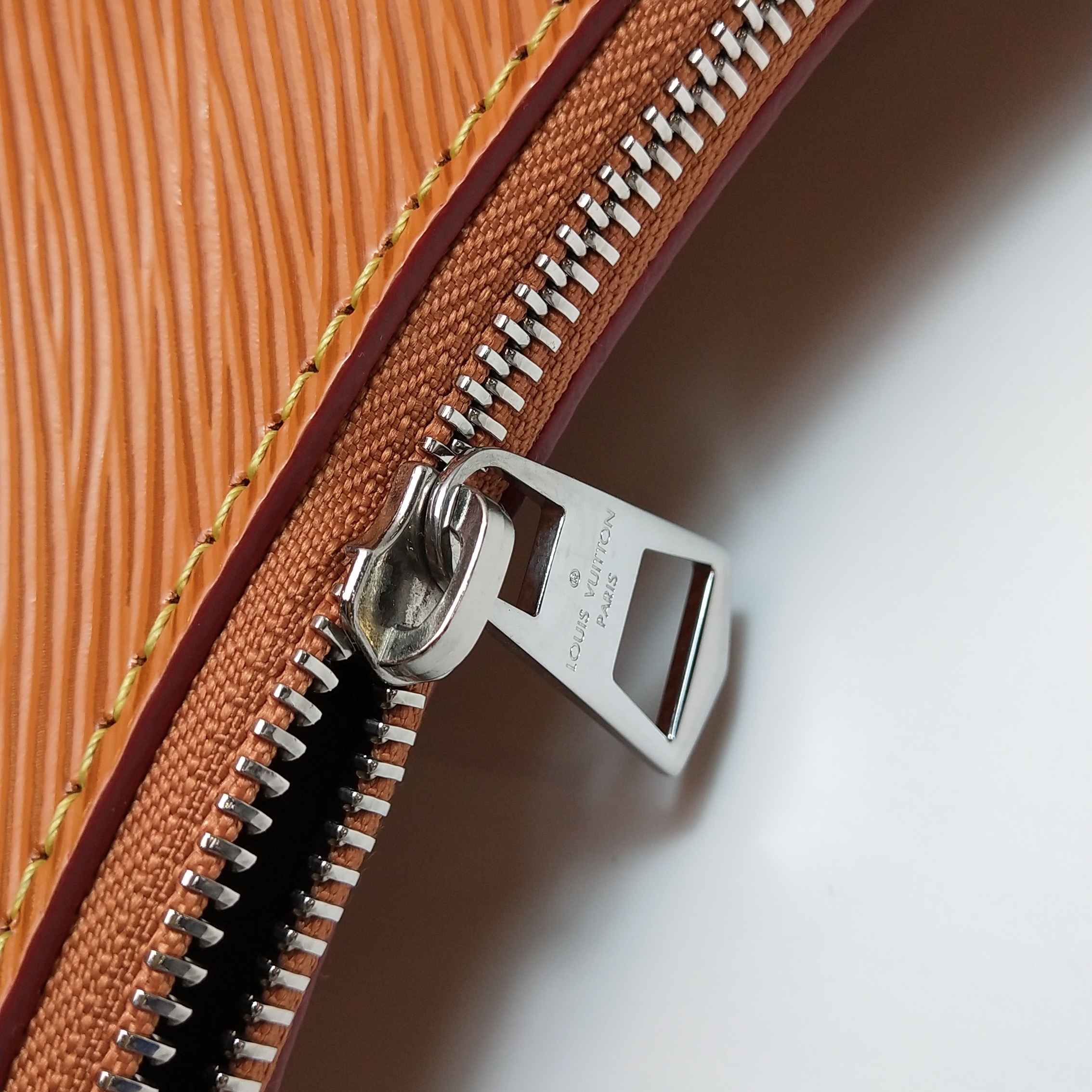 Louis Vuitton(LV) Marelle Handbag Epi Leather — photo 9 of 12