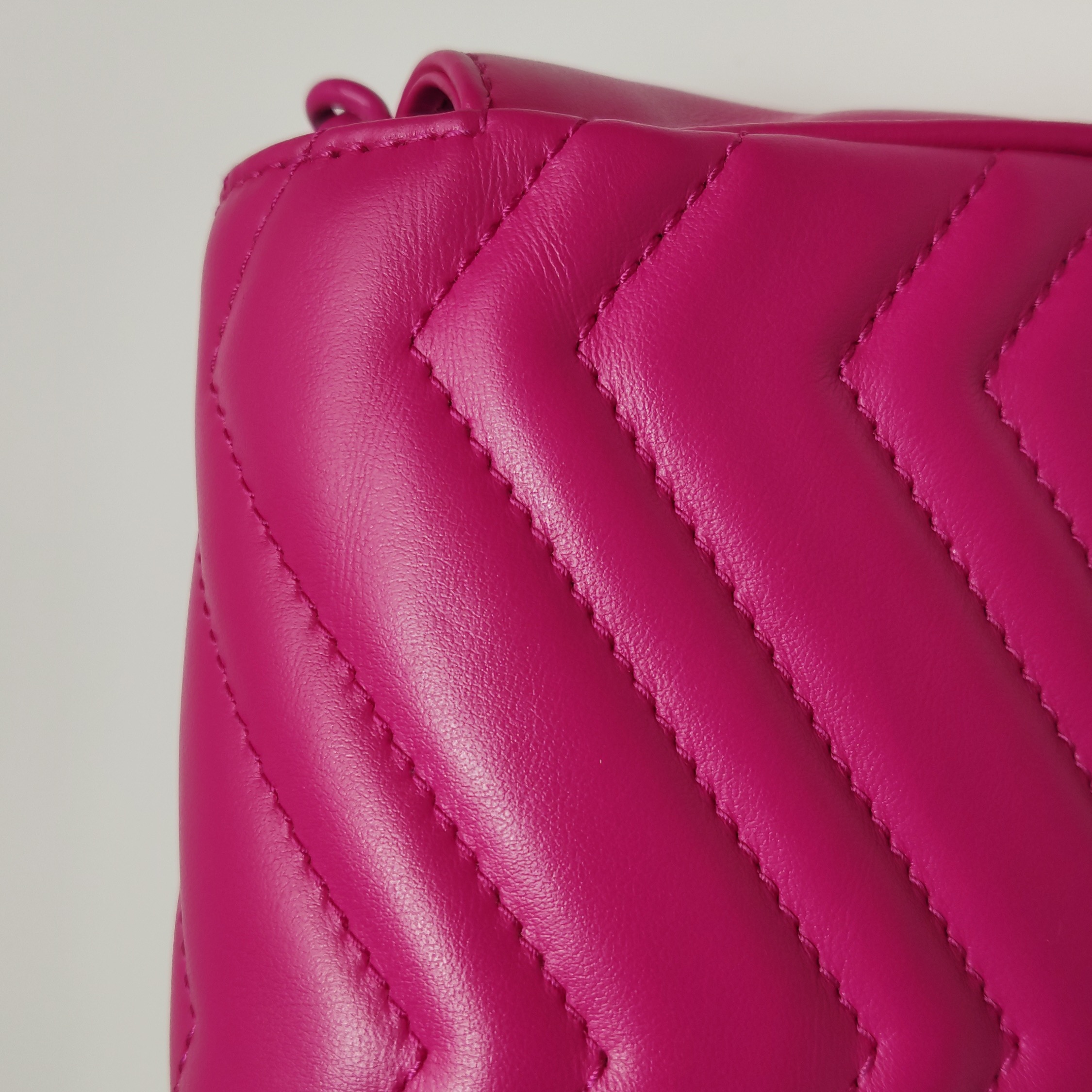 Gucci GG Marmont Flap Bag Matelasse Leather Super Rose Pink  Mini — photo 13 of 16