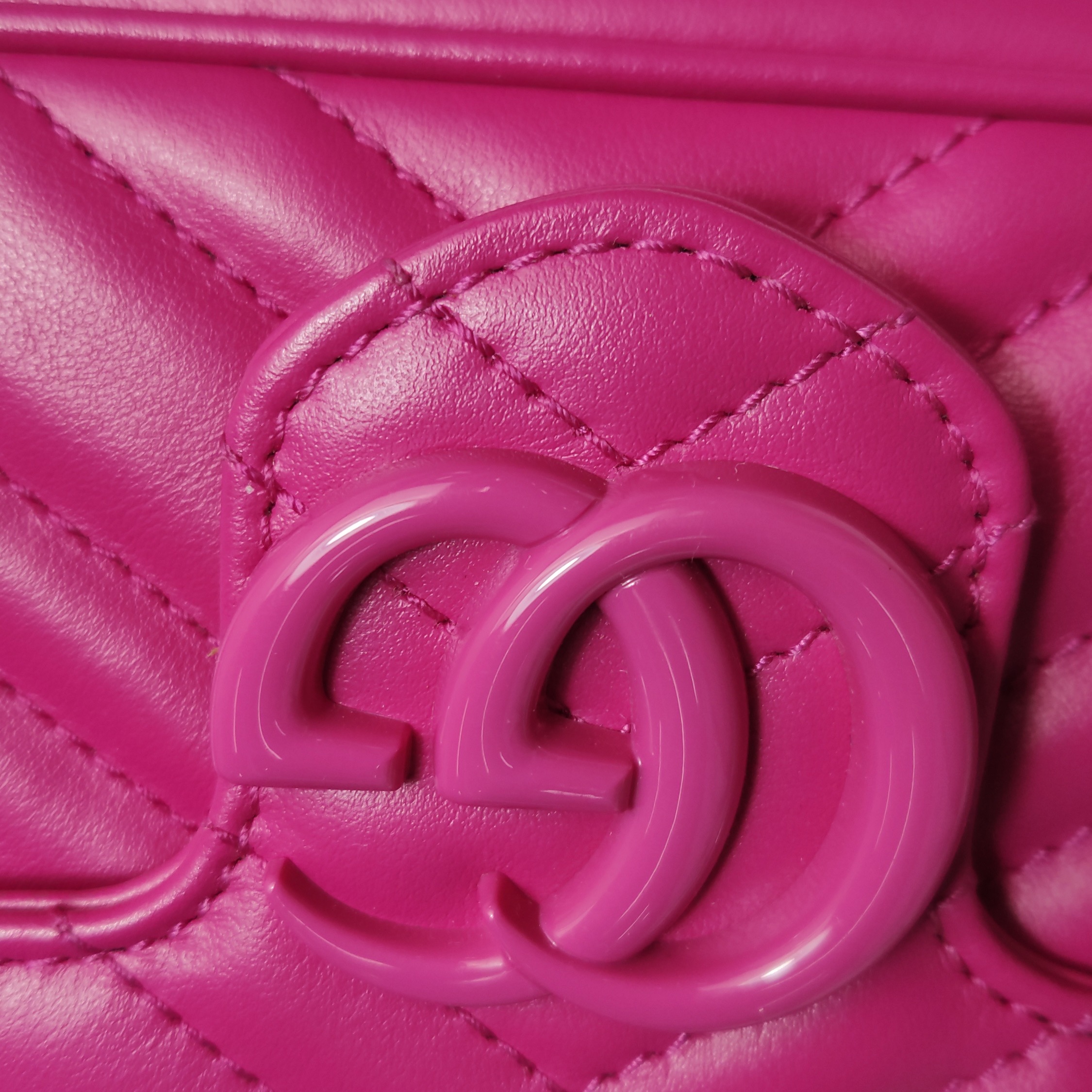 Gucci GG Marmont Flap Bag Matelasse Leather Super Rose Pink  Mini — photo 11 of 16