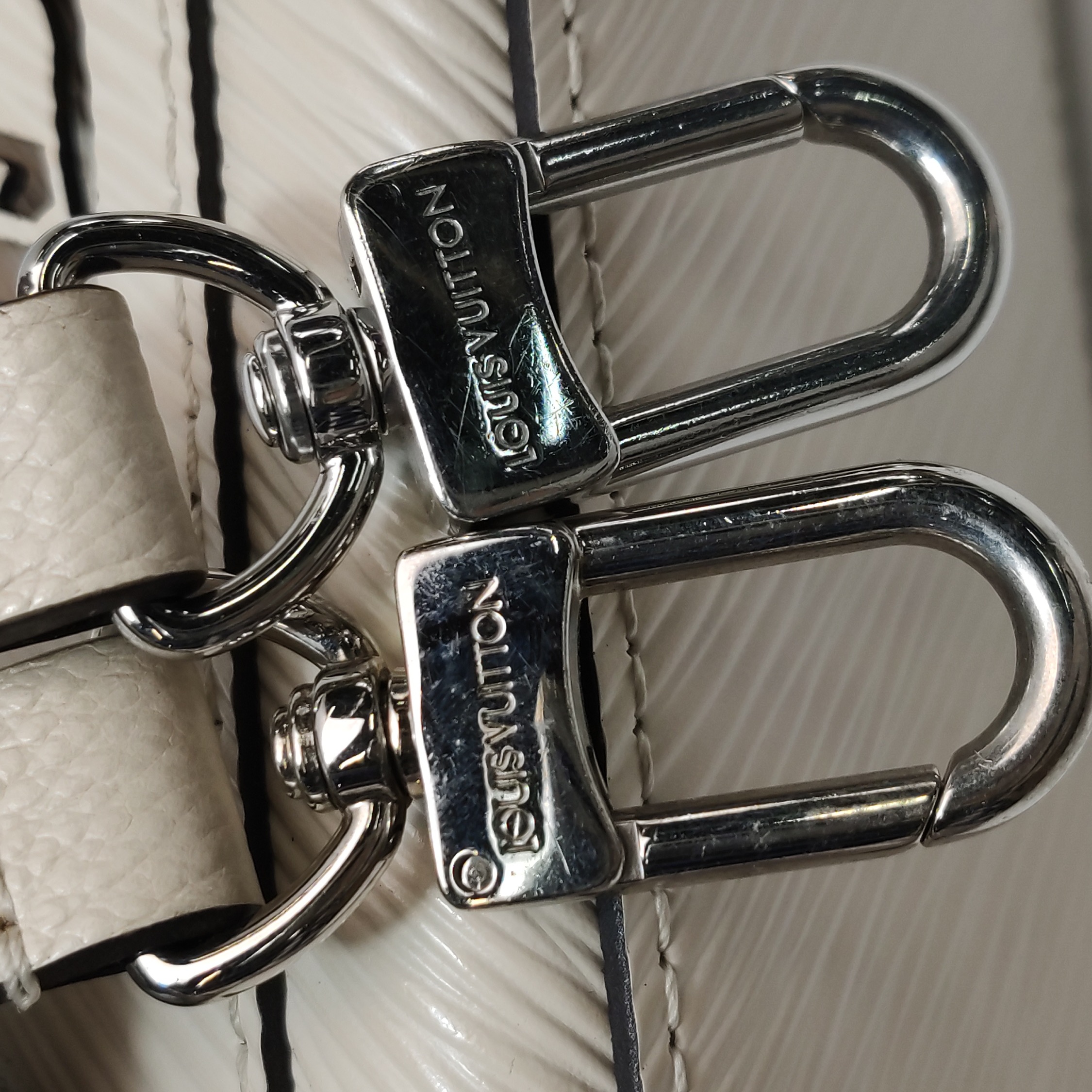 Louis Vuitton(LV) Marellini Handbag Epi Leather — photo 11 of 13