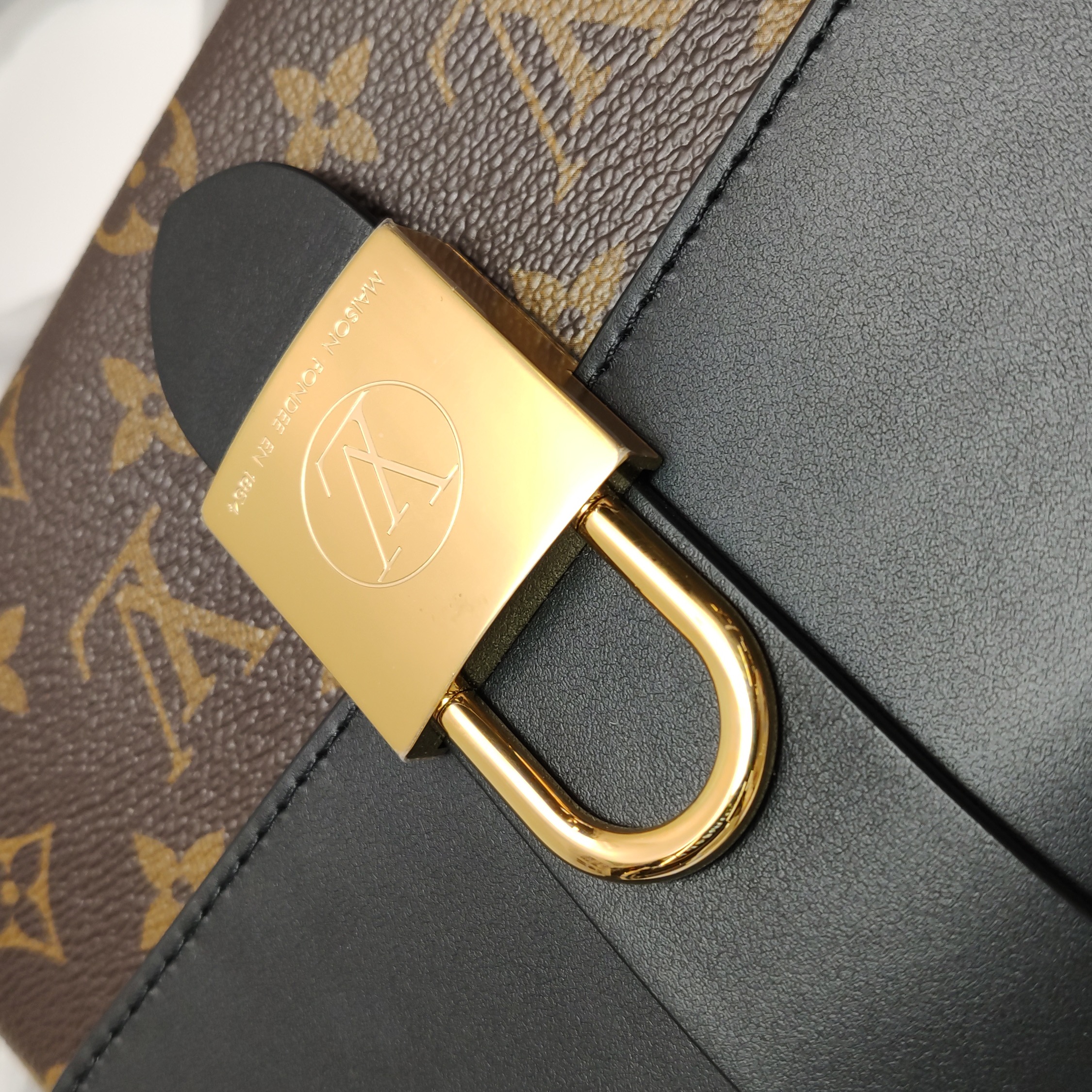Louis Vuitton(LV) Locky Handbag Monogram Canvas with Leather BB
