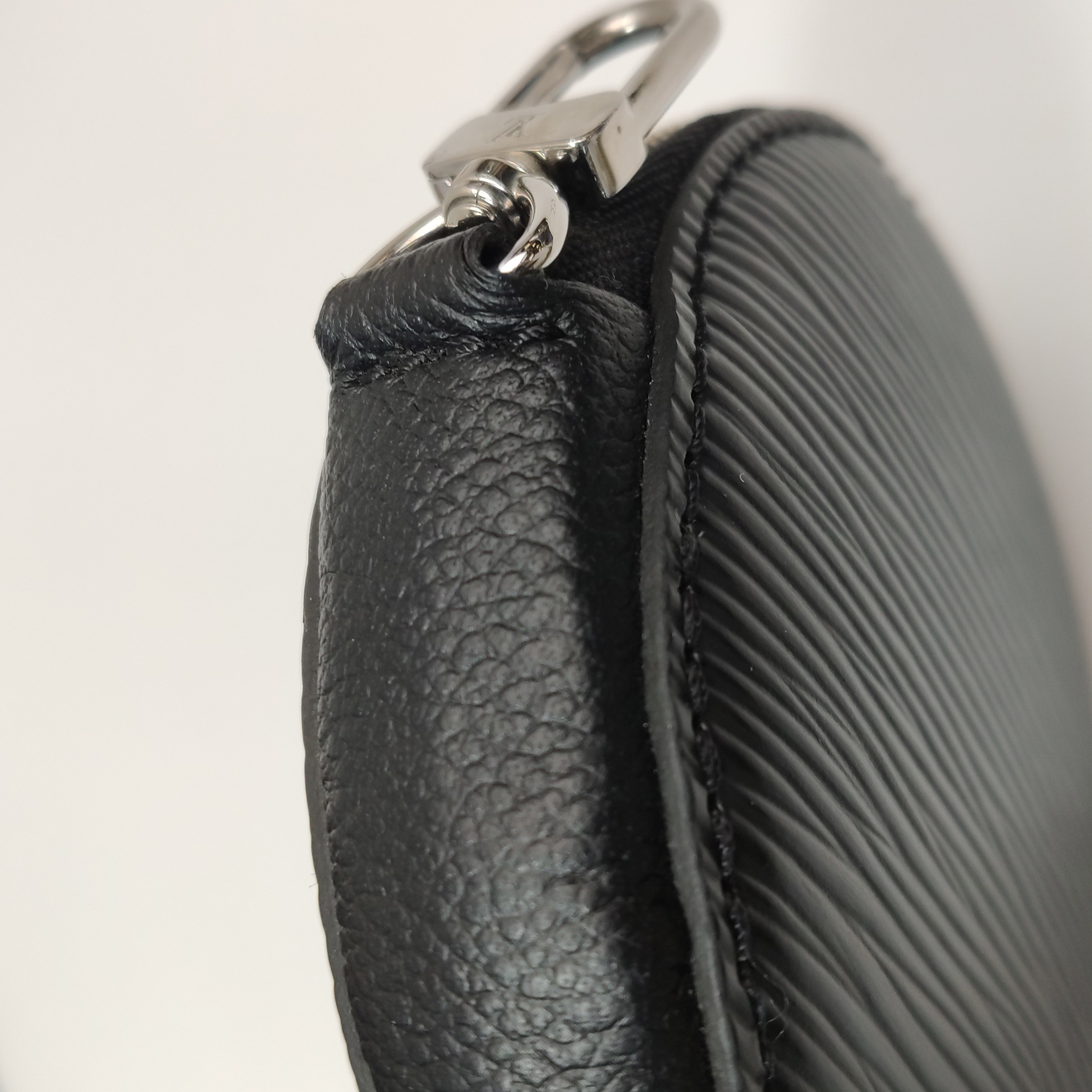 Louis Vuitton(LV) Marellini Handbag Epi Leather — photo 14 of 15