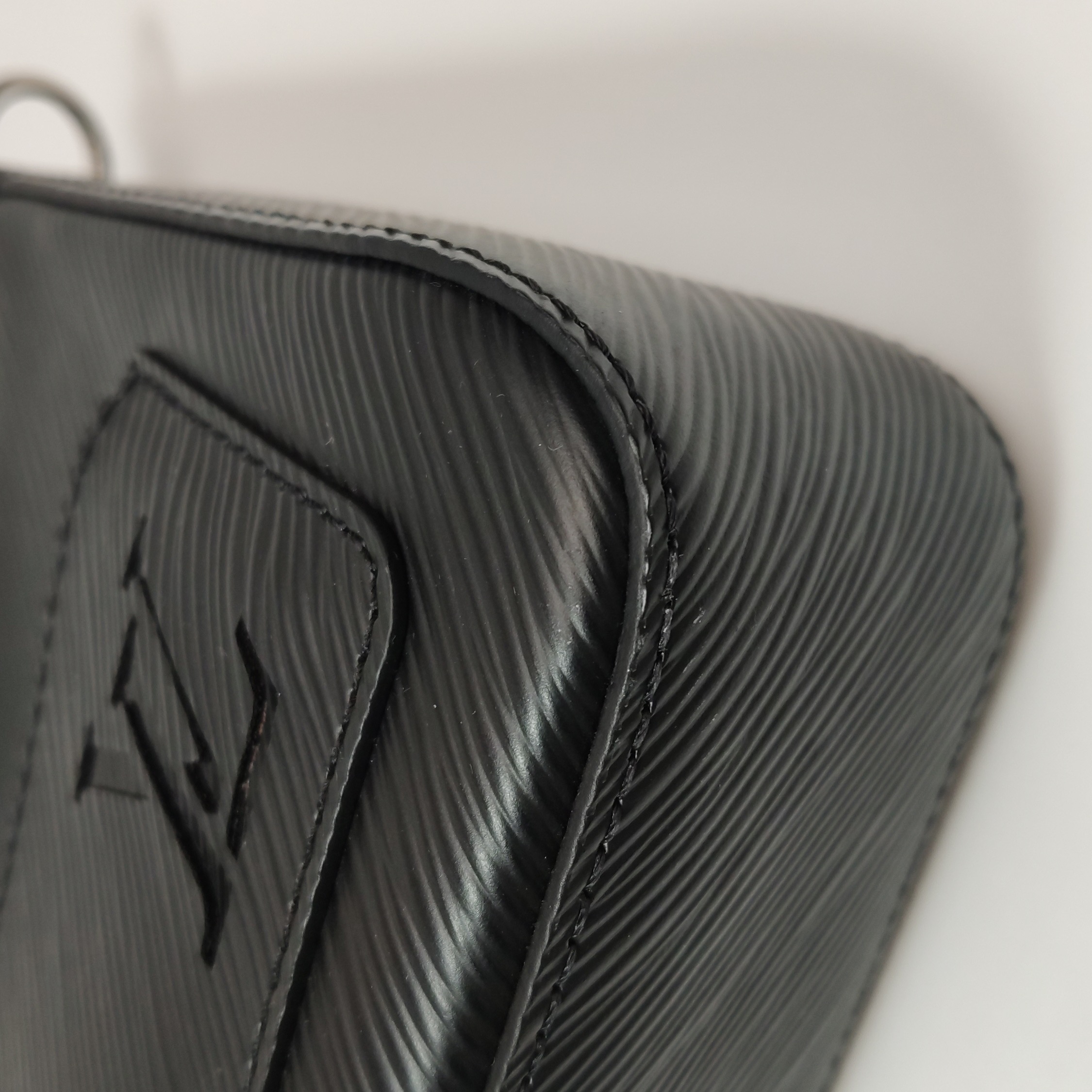 Louis Vuitton(LV) Marellini Handbag Epi Leather — photo 10 of 15