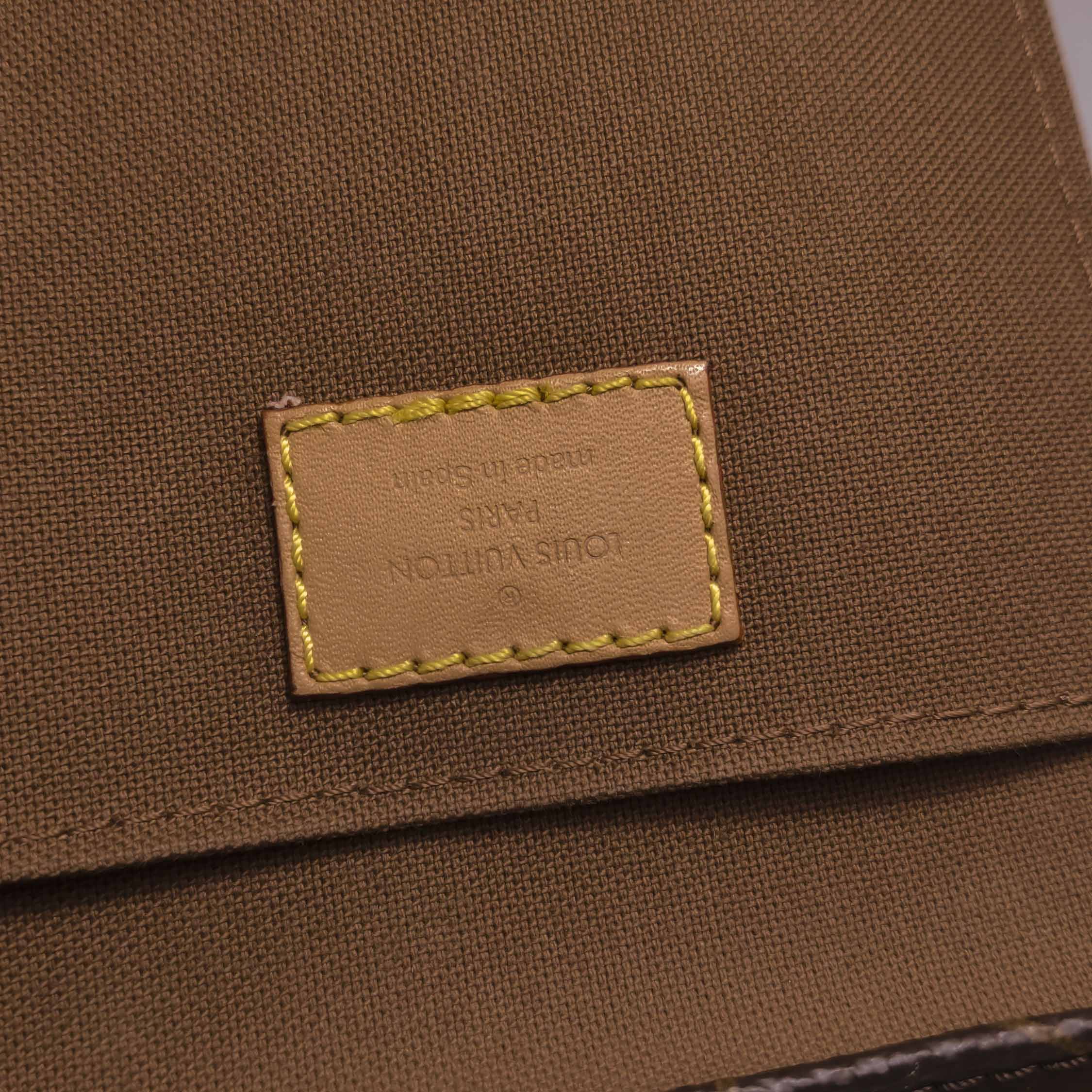 Louis Vuitton(LV) Petit Sac Plat Bag Monogram Canvas — photo 10 of 20