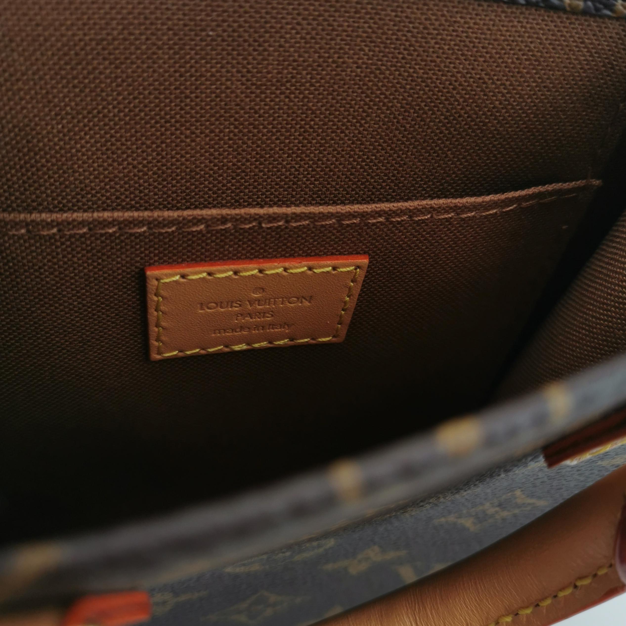 Louis Vuitton(LV) Petit Sac Plat Bag Monogram Canvas — photo 9 of 18