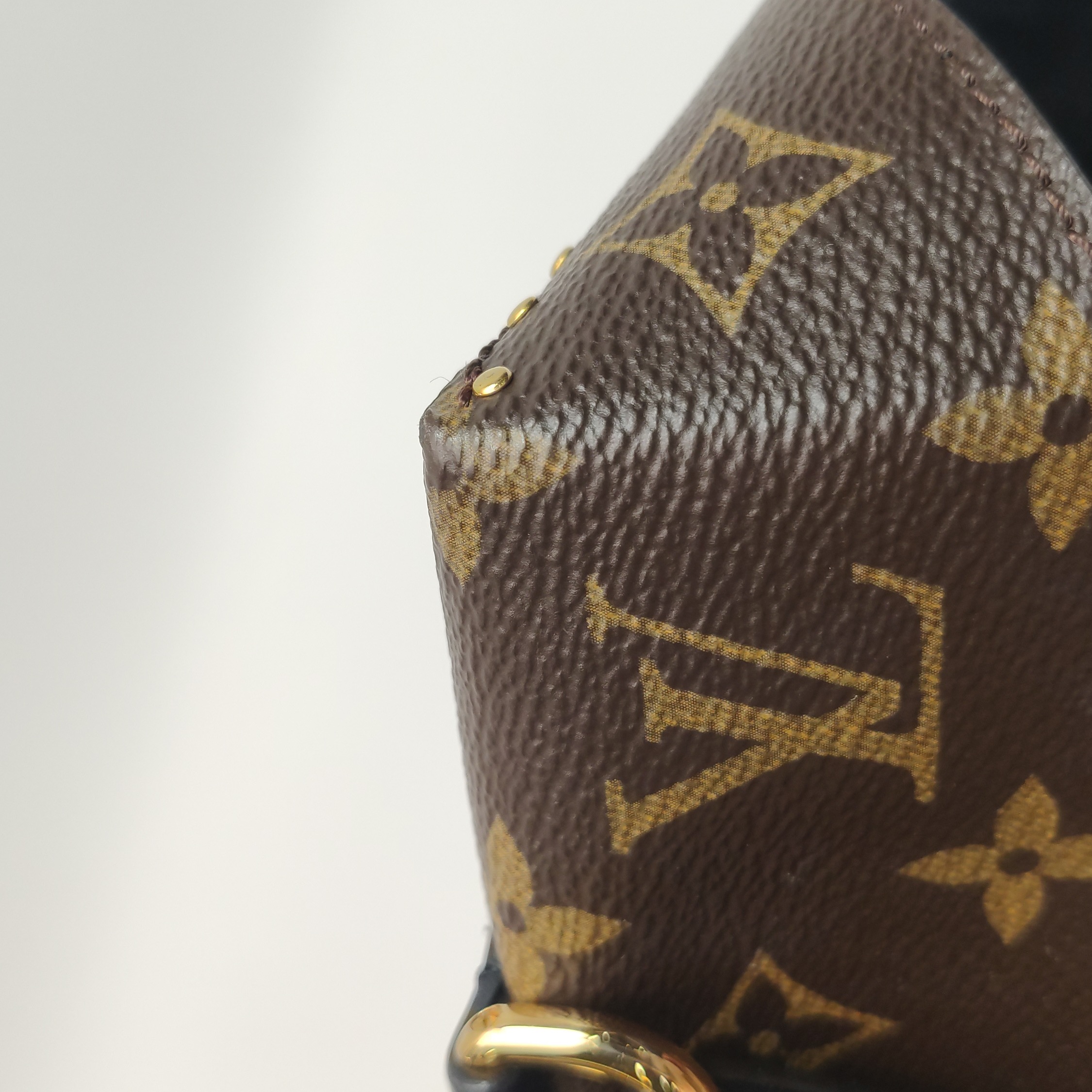 Louis Vuitton(LV) Camera Box Handbag Studded Reverse Monogram Canvas — photo 10 of 14