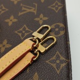 Louis Vuitton(LV) Petit Sac Plat Bag Monogram Canvas — thumbnail 17