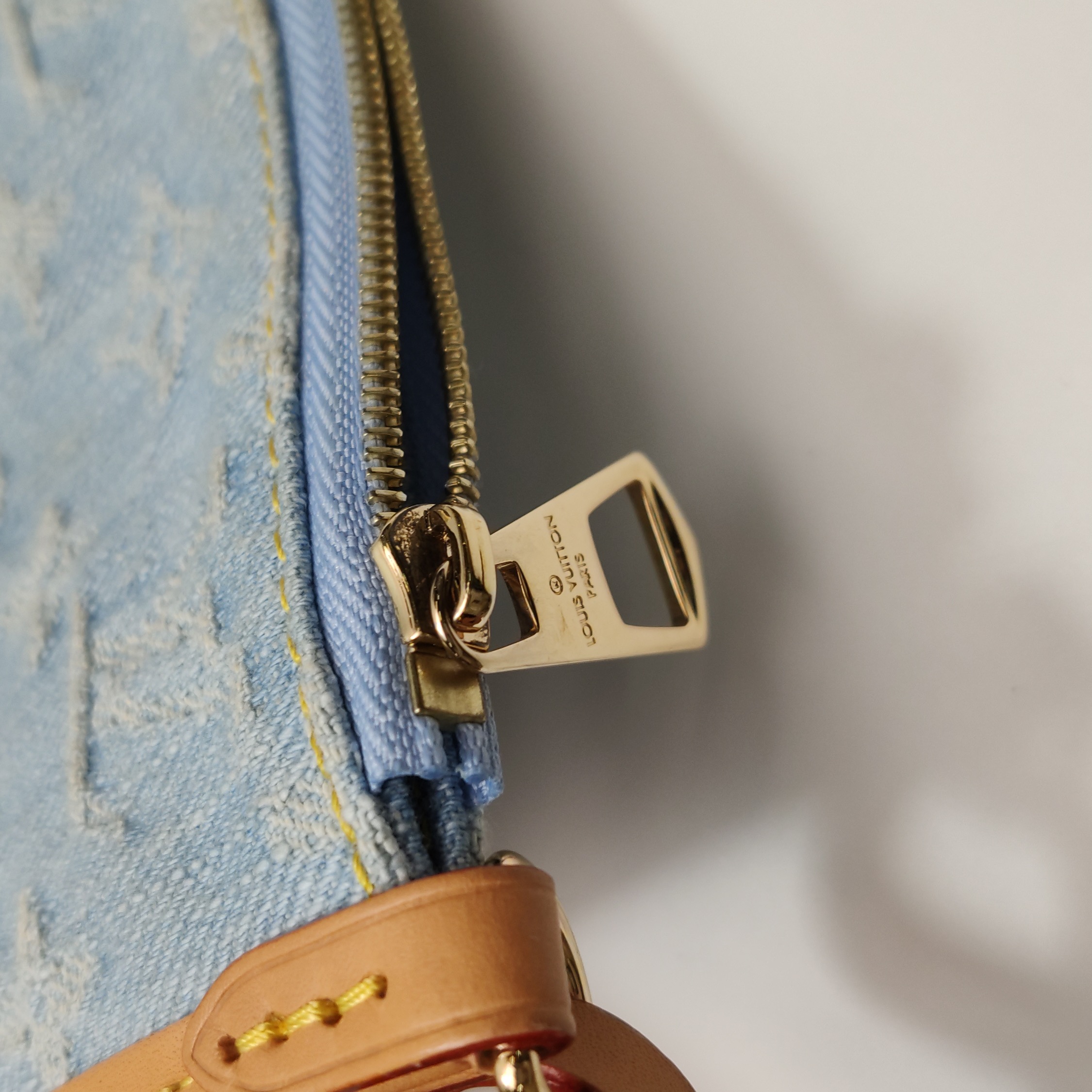 Louis Vuitton(LV) CarryAll Hobo Monogram Denim PM — photo 21 of 25
