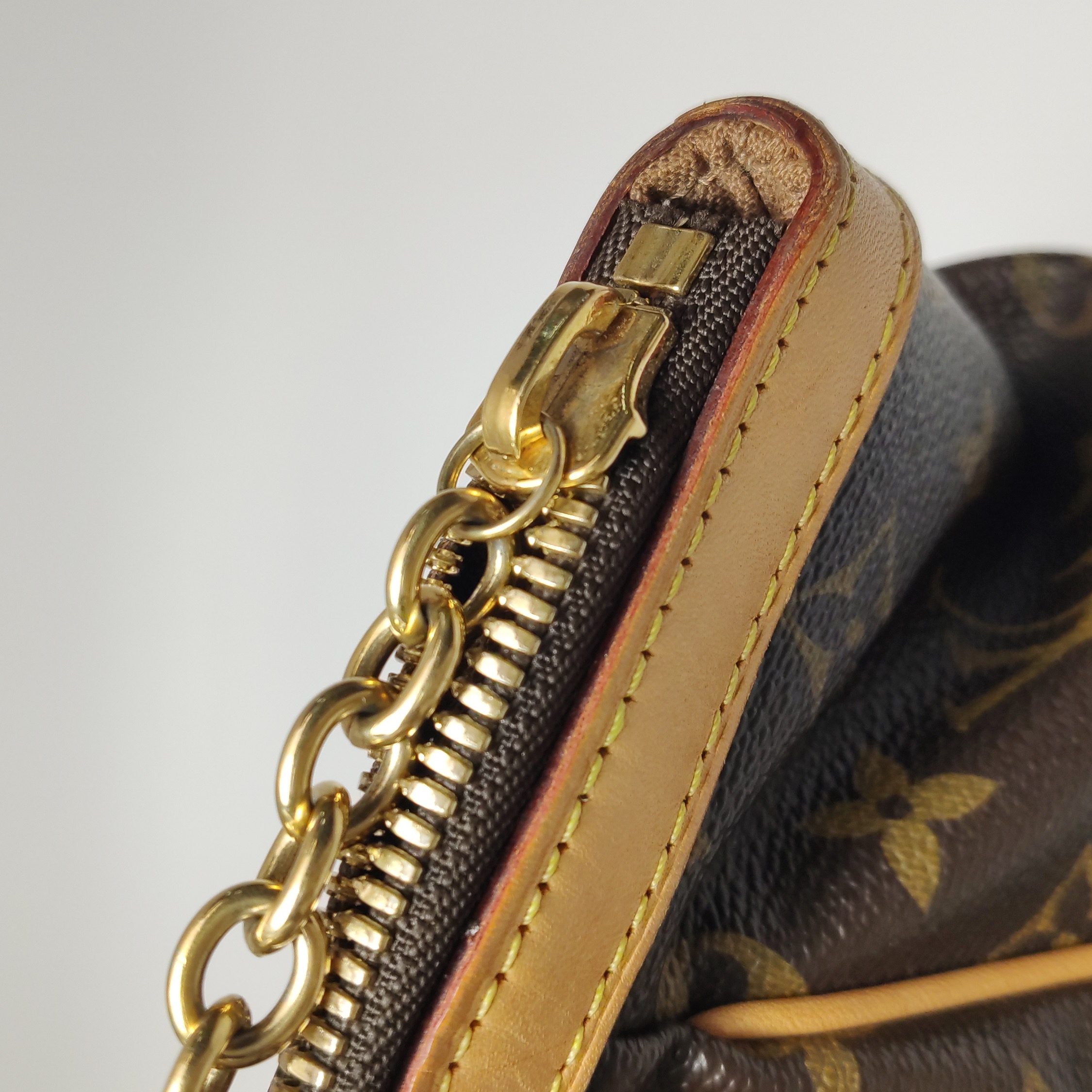 Louis Vuitton(LV) Tivoli Handbag Monogram Canvas PM — photo 9 of 18