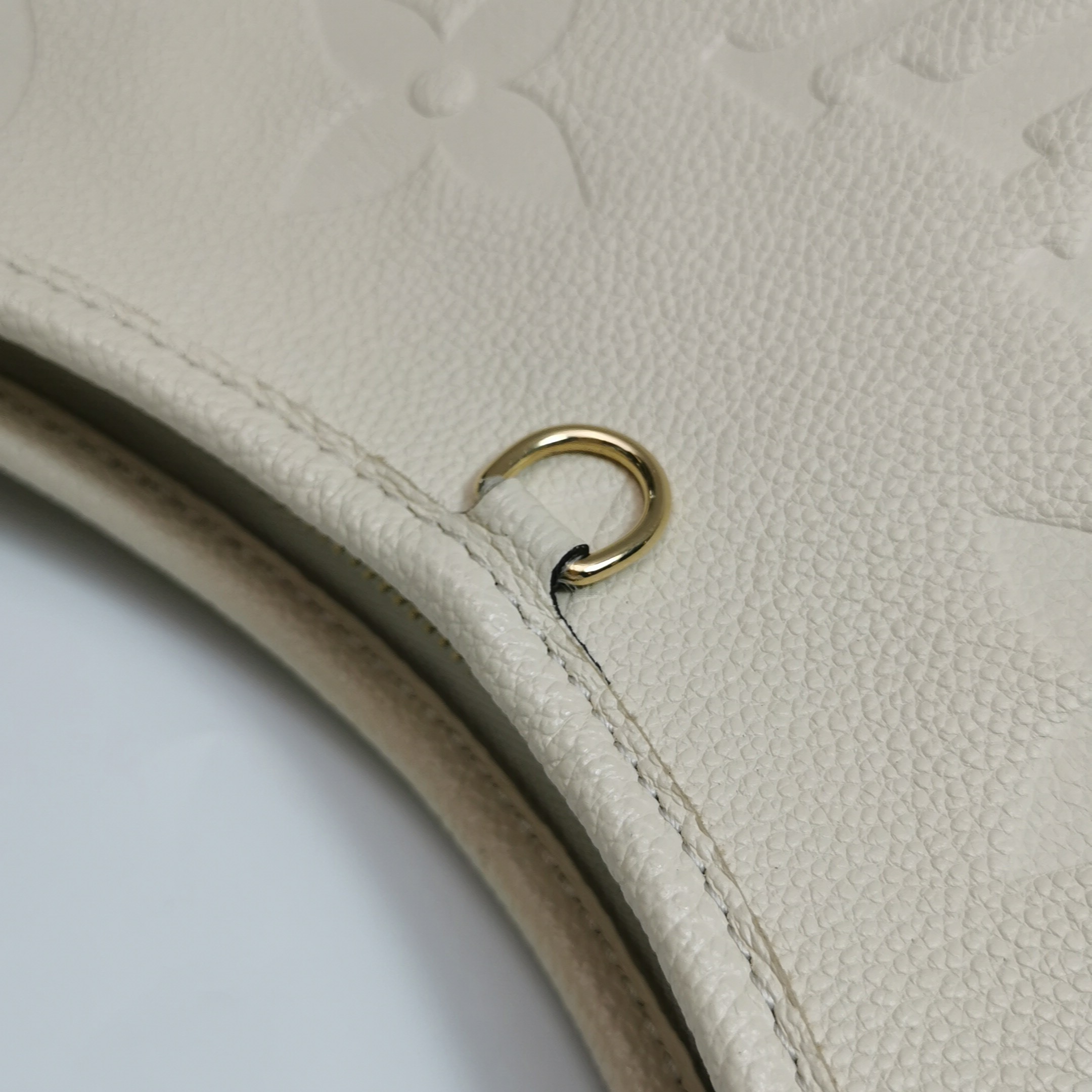 Louis Vuitton(LV) CarryAll Hobo Monogram Empreinte Giant PM — photo 21 of 24