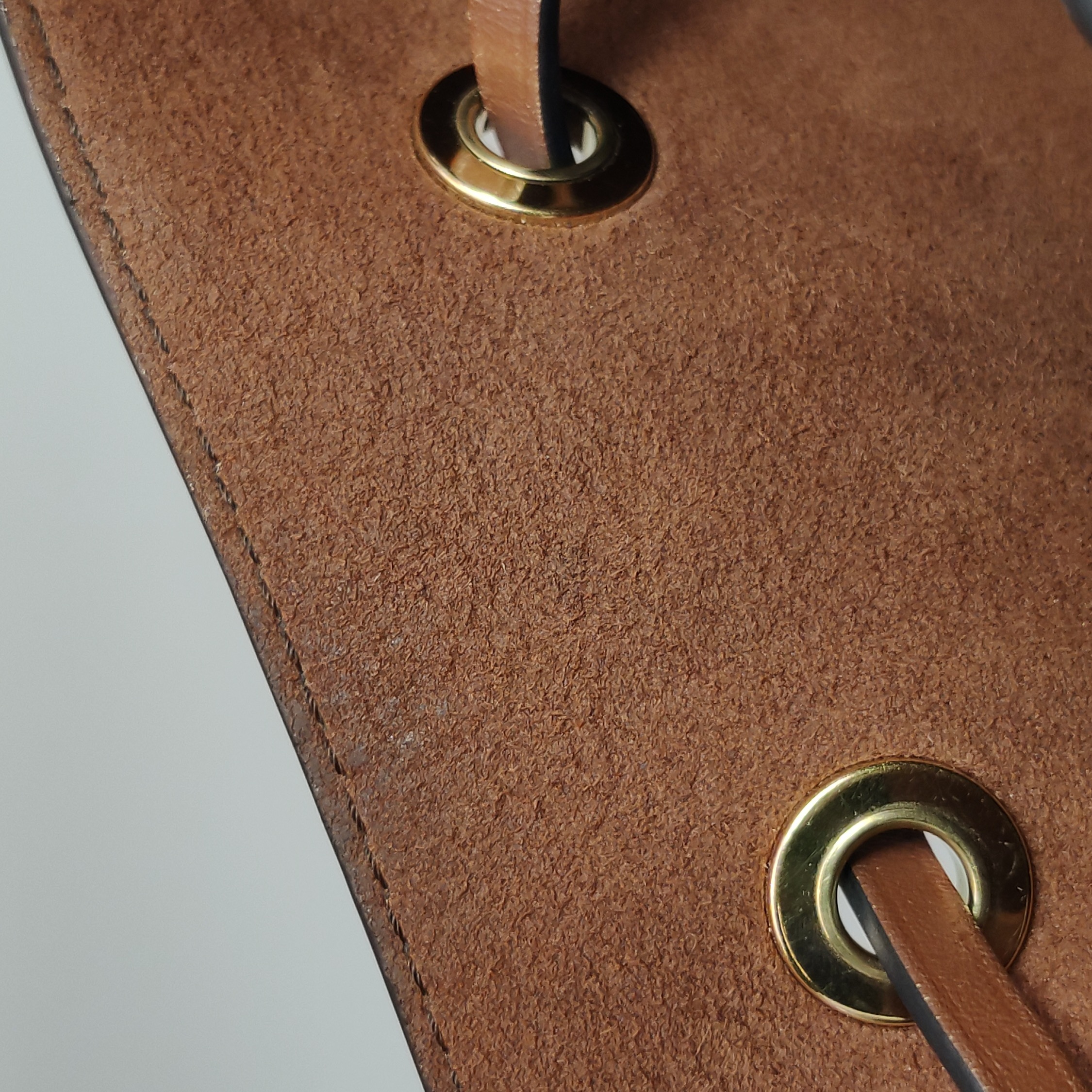 Louis Vuitton(LV) NeoNoe Handbag Monogram Canvas with Leather MM — photo 14 of 18