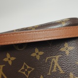 Louis Vuitton(LV) NeoNoe Handbag Monogram Canvas with Leather MM — thumbnail 15