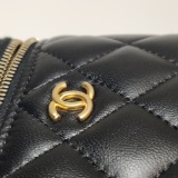 Chanel Pearl Crush Vanity Case with Chain Quilted Lambskin Mini — thumbnail 9