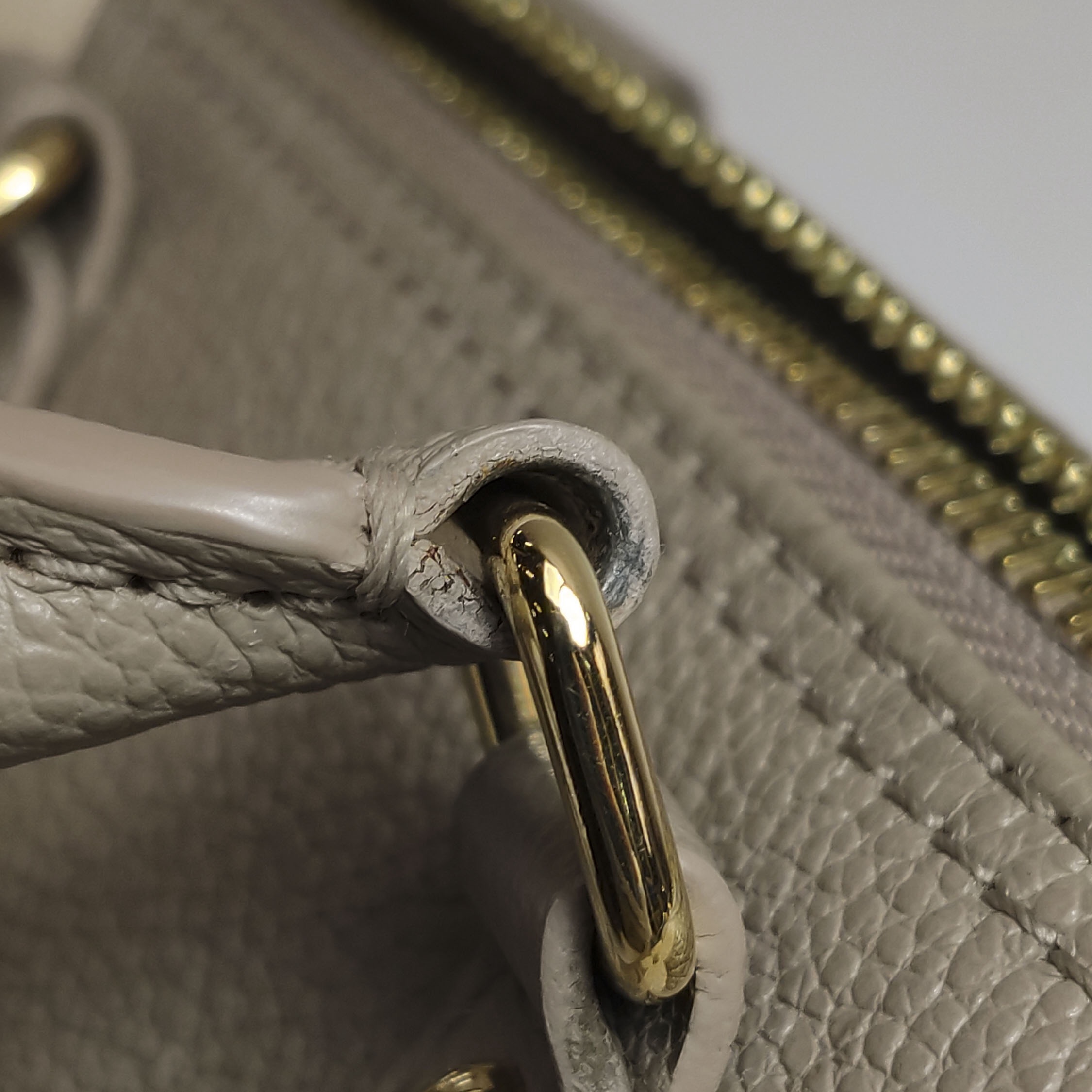 Louis Vuitton(LV) Papillon Handbag Bicolor Monogram Empreinte Giant BB — photo 9 of 13