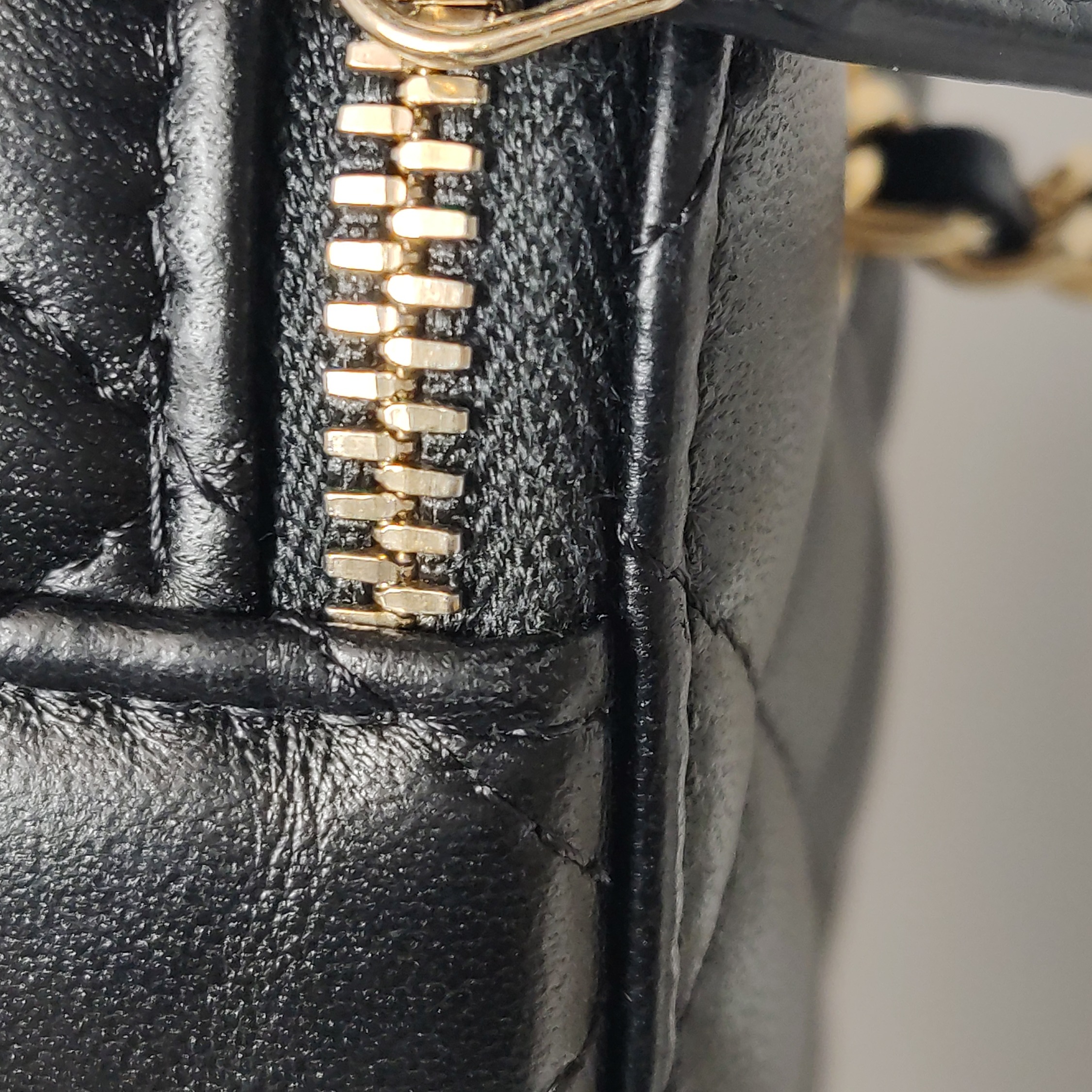 Chanel Pearl Crush Vanity Case with Chain Quilted Lambskin Mini — photo 13 of 18