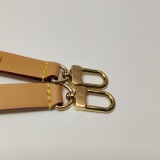 Louis Vuitton(LV) Ivy Wallet on Chain Monogram Canvas — thumbnail 12