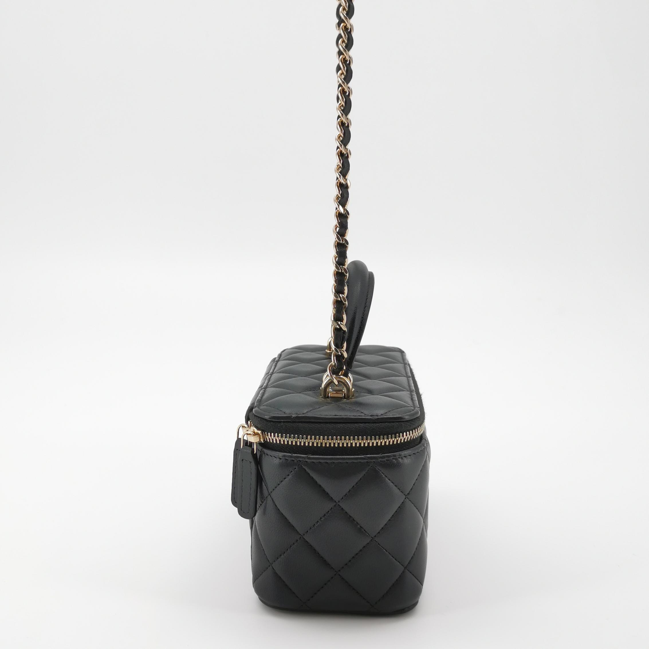 Chanel Classic Top Handle Vanity Case with Chain Quilted Lambskin Small — photo 4 of 14