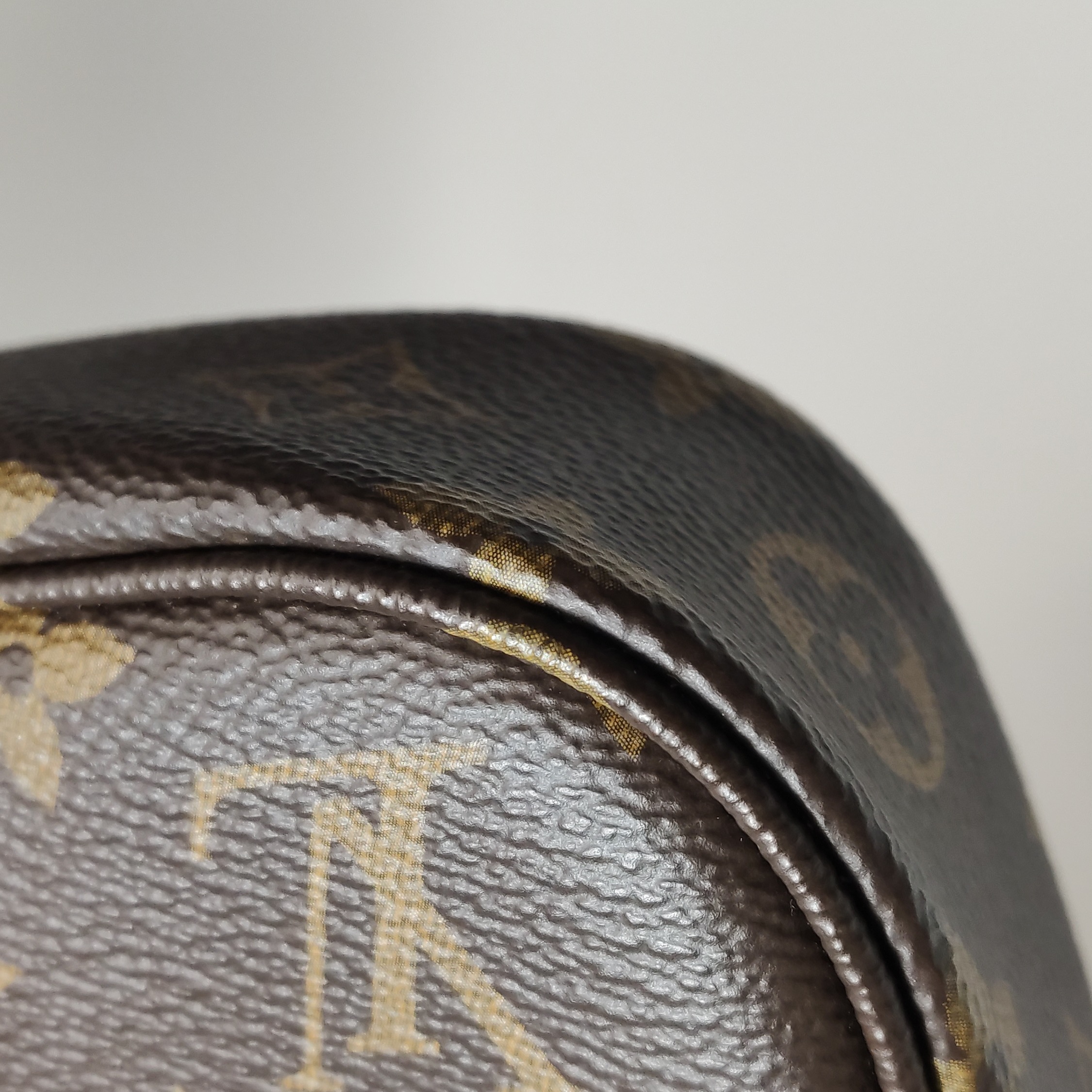 Louis Vuitton(LV) Ivy Wallet on Chain Monogram Canvas — photo 15 of 17