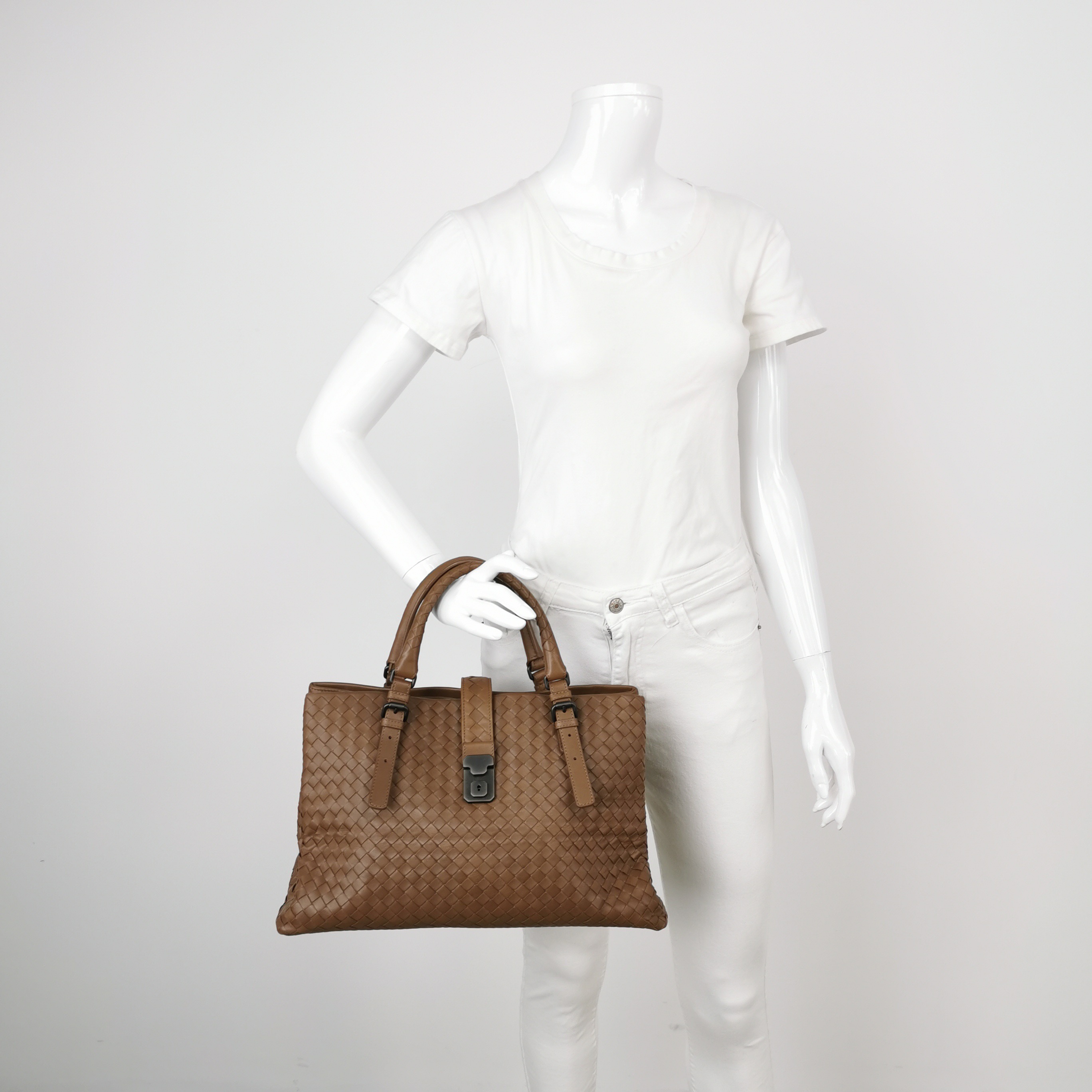Bottega Veneta Roma Bag Intrecciato Nappa Large — alternate view