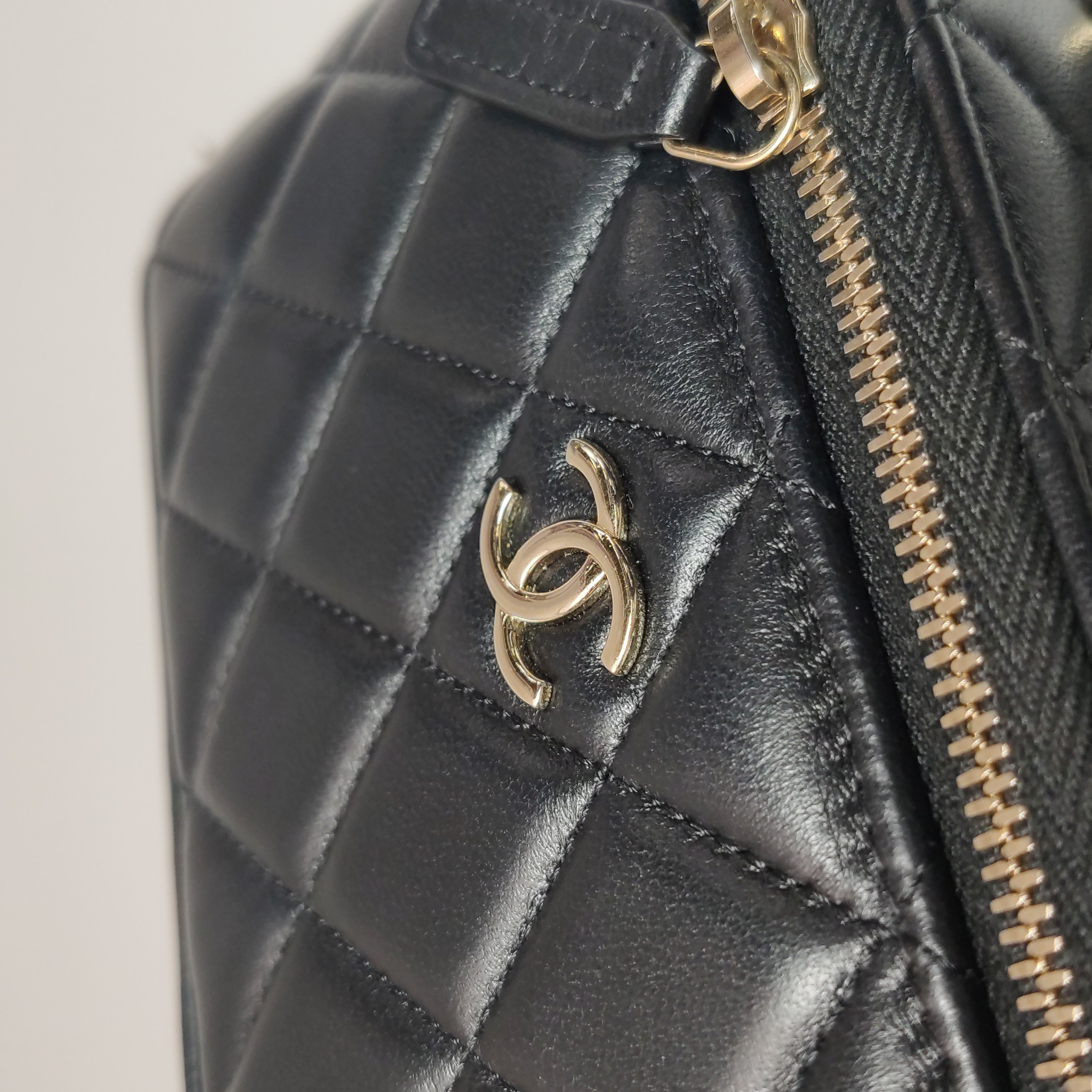 Chanel Classic Top Handle Vanity Case with Chain Quilted Lambskin Small — photo 9 of 14
