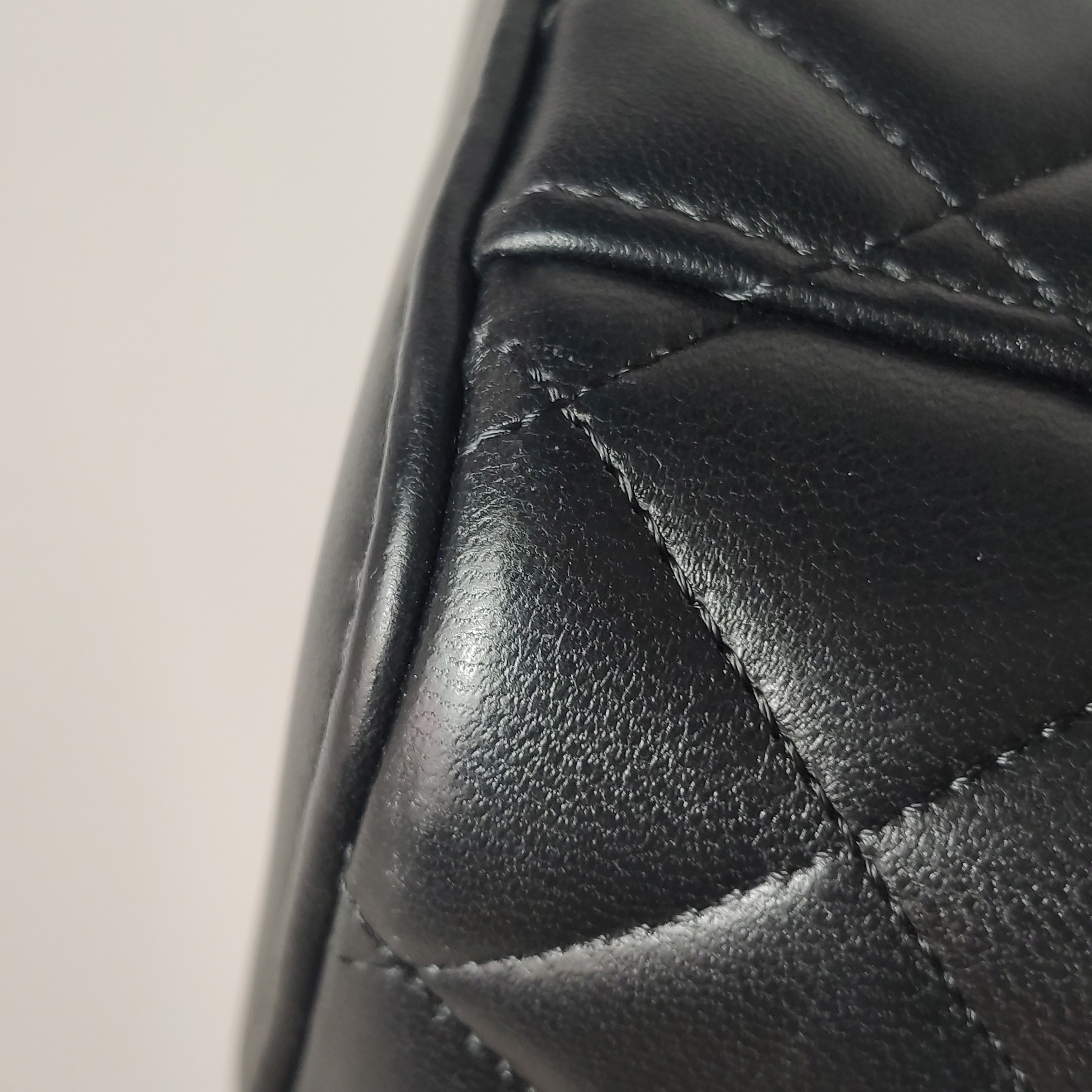 Chanel Classic Top Handle Vanity Case with Chain Quilted Lambskin Small — photo 12 of 14