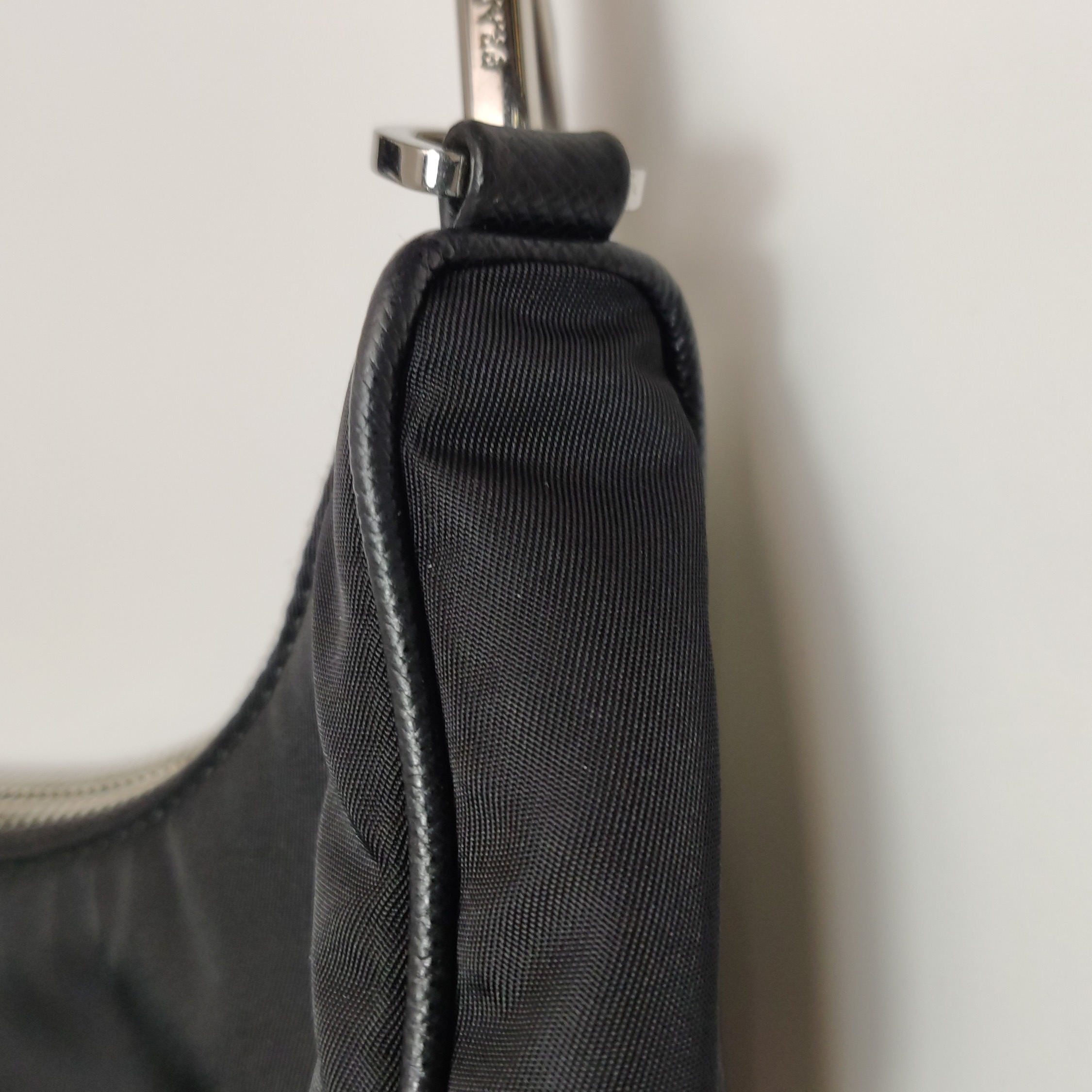 Prada Re-Edition 2005 Shoulder Bag Tessuto Small — photo 16 of 19