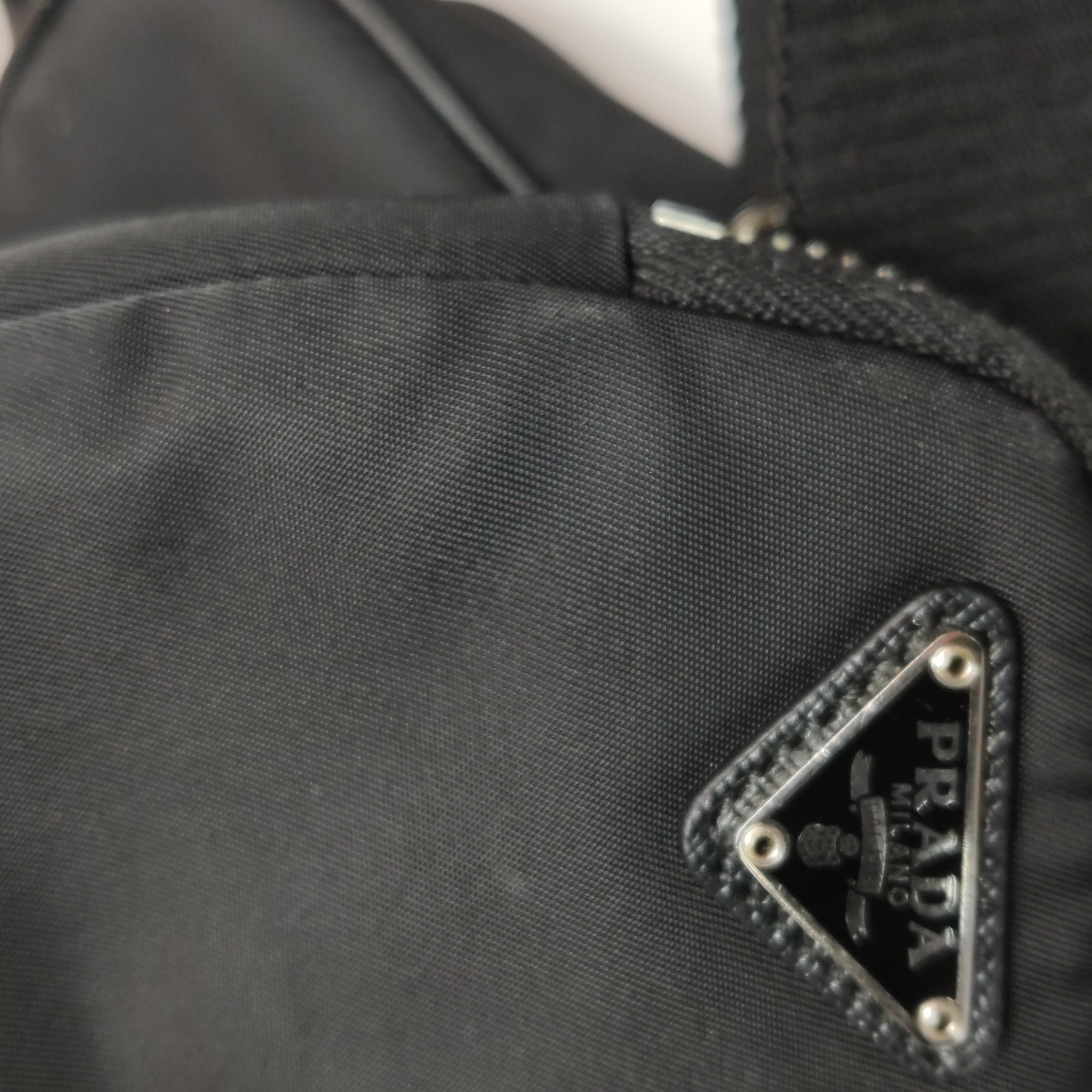 Prada Re-Edition 2005 Shoulder Bag Tessuto Small — photo 18 of 19