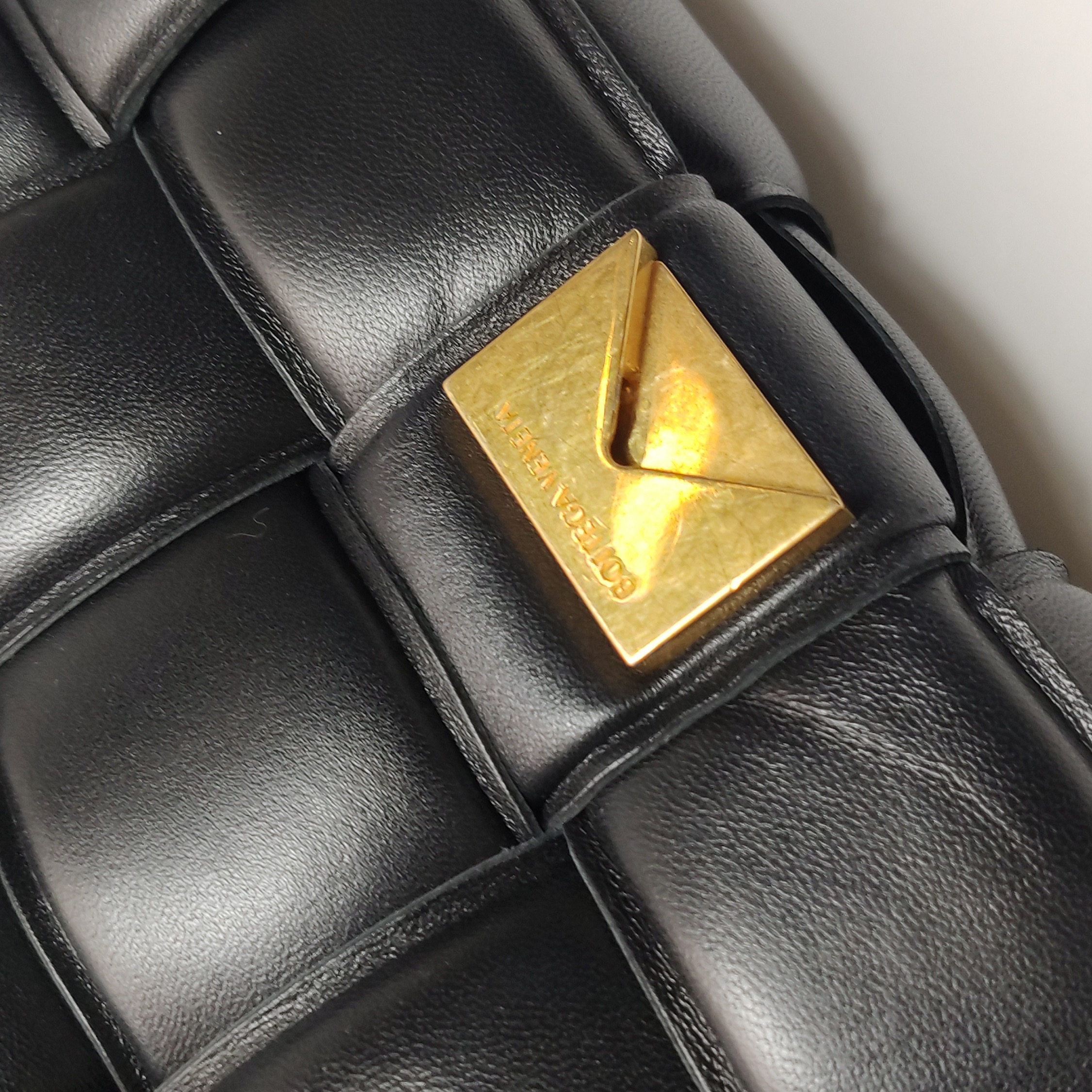 Bottega Veneta Cassette Crossbody Bag Padded Maxi Intrecciato Leather — photo 12 of 25