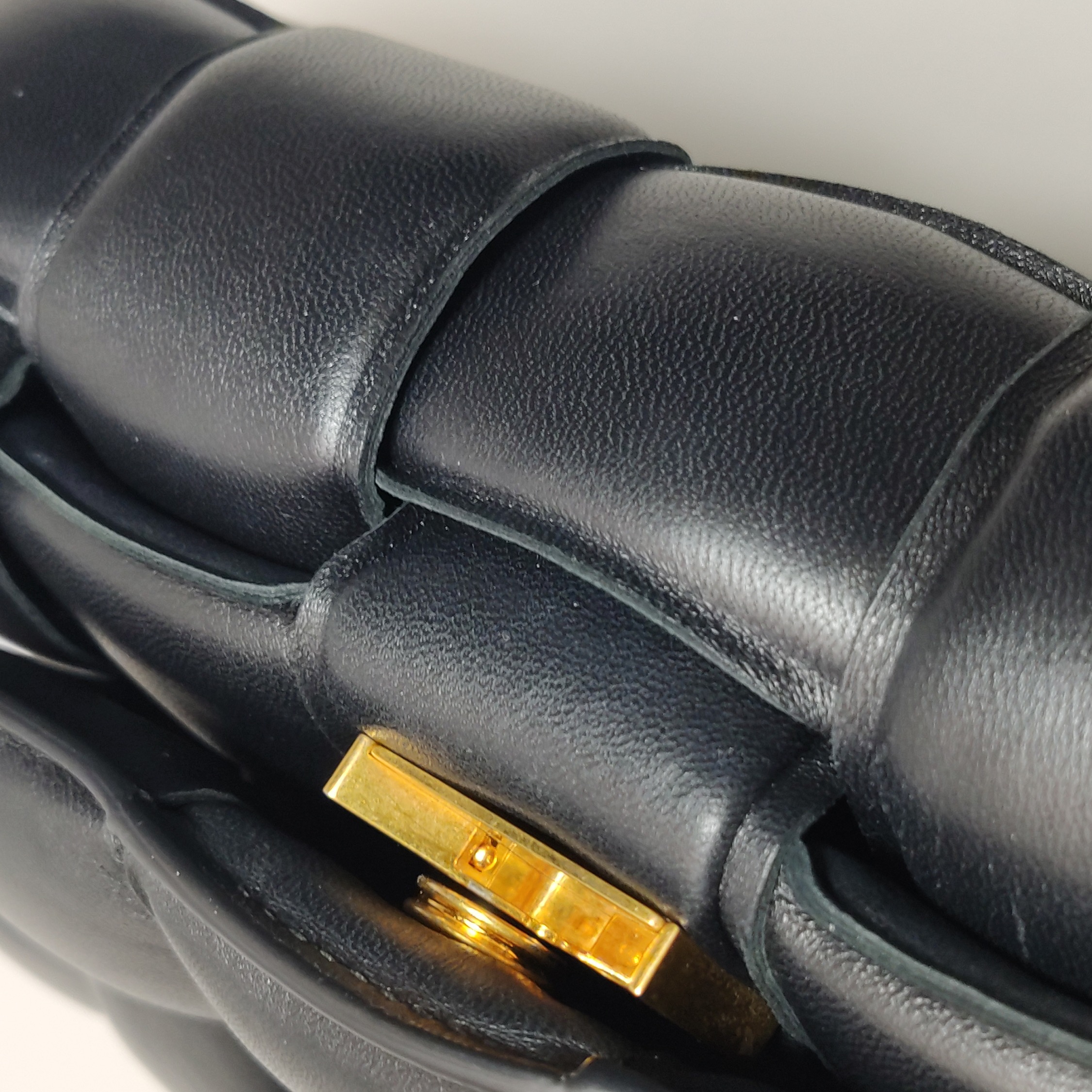 Bottega Veneta Cassette Crossbody Bag Padded Maxi Intrecciato Leather — photo 11 of 25