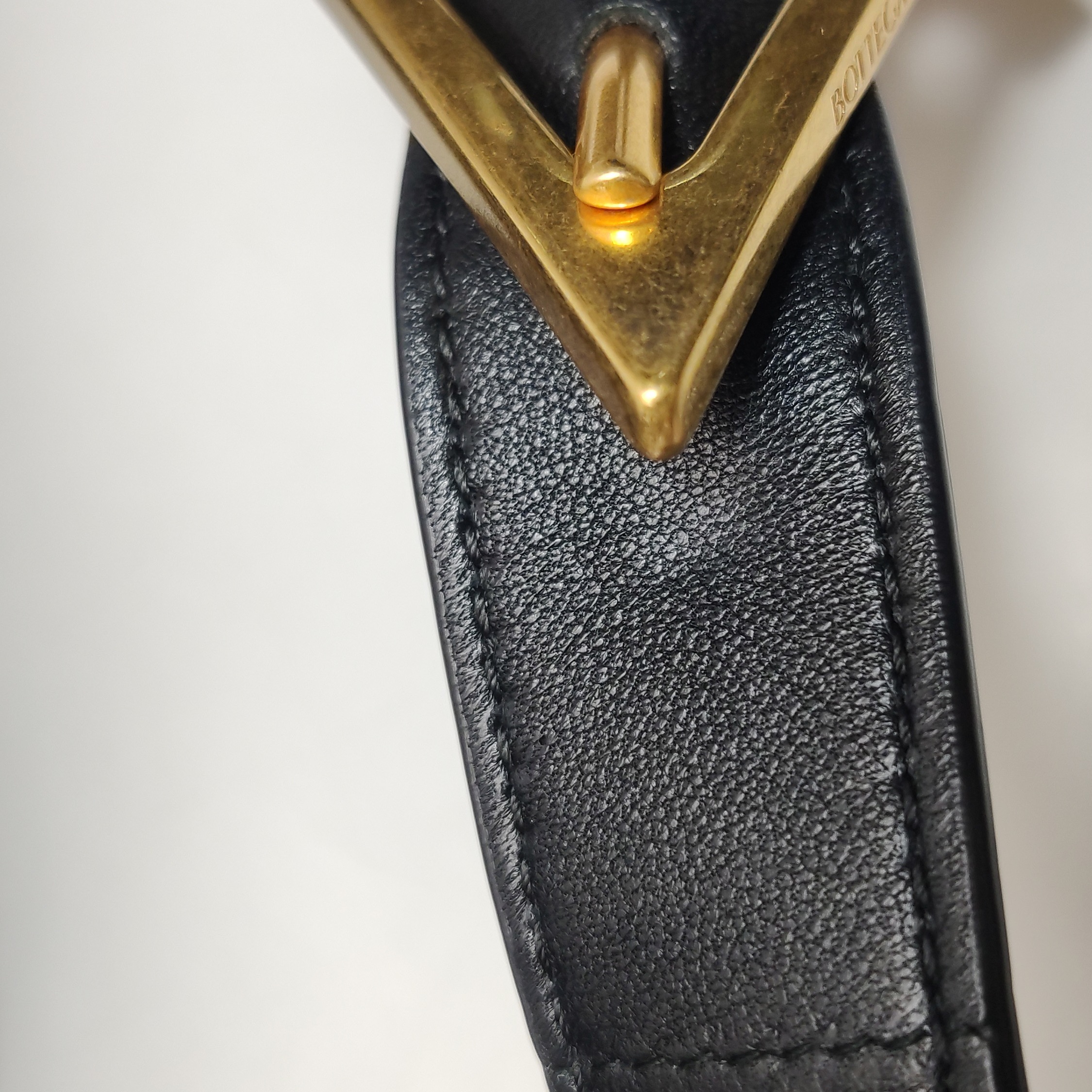 Bottega Veneta Cassette Crossbody Bag Padded Maxi Intrecciato Leather — photo 23 of 25