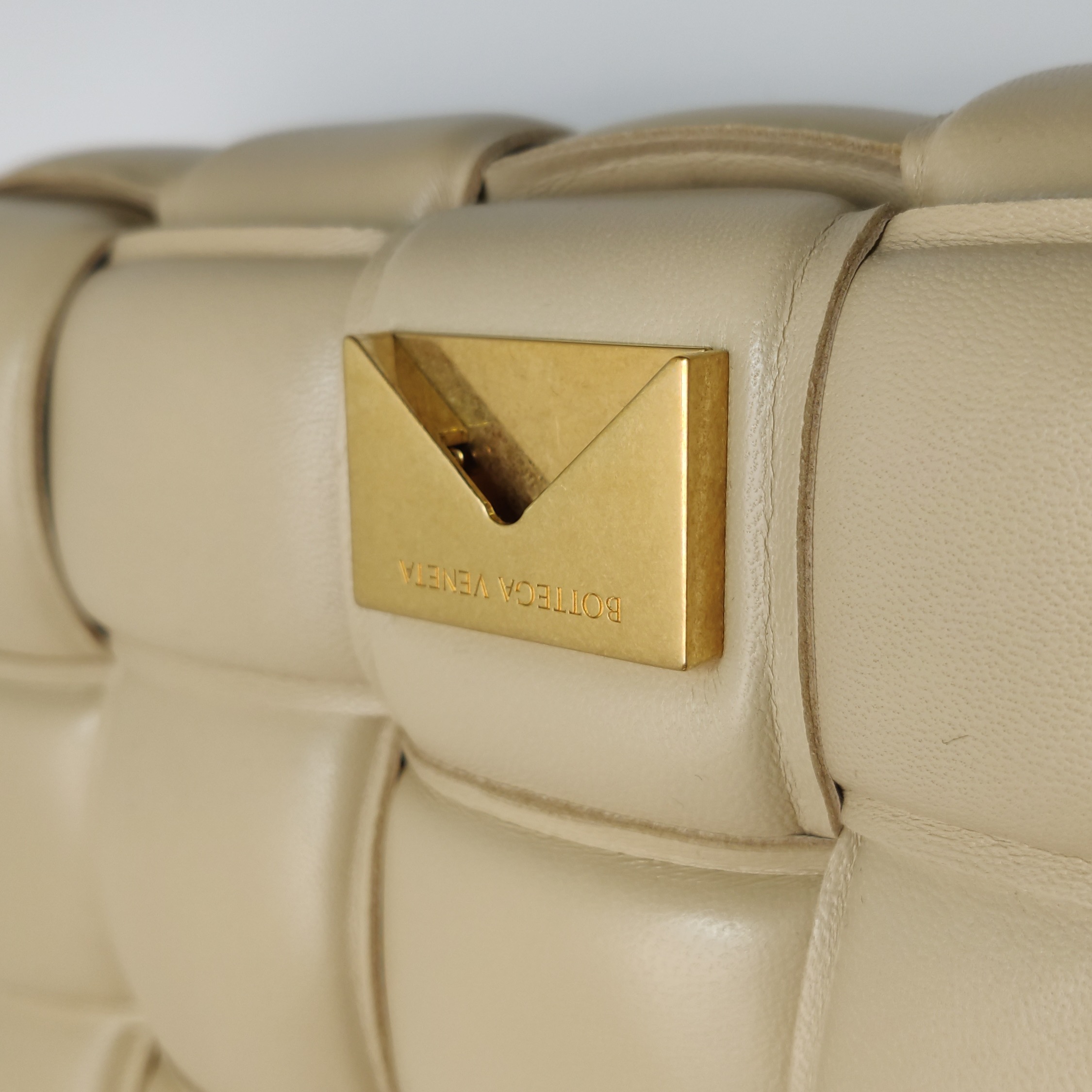 Bottega Veneta Cassette Crossbody Bag Padded Maxi Intrecciato Leather — photo 11 of 19