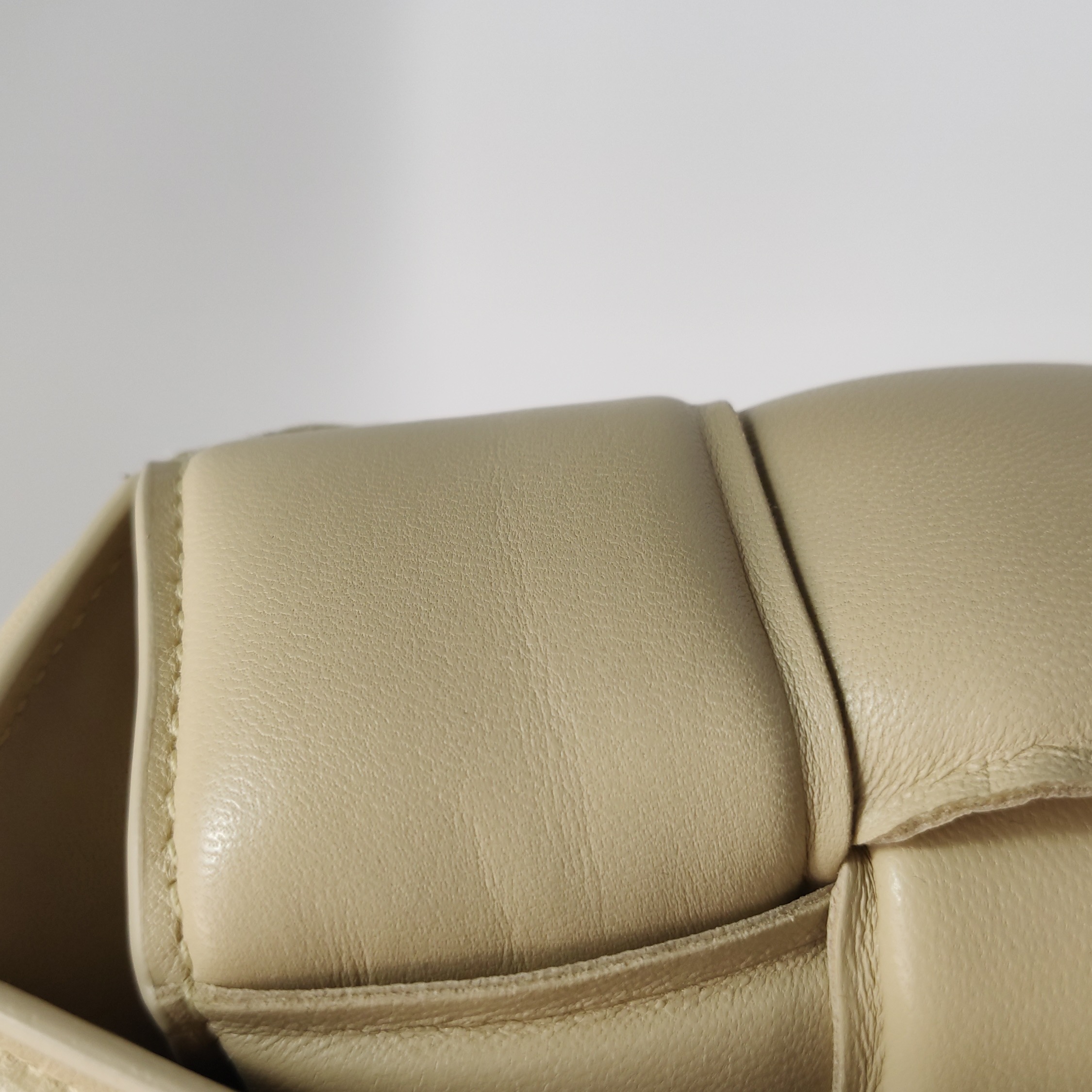 Bottega Veneta Cassette Crossbody Bag Padded Maxi Intrecciato Leather — photo 18 of 19