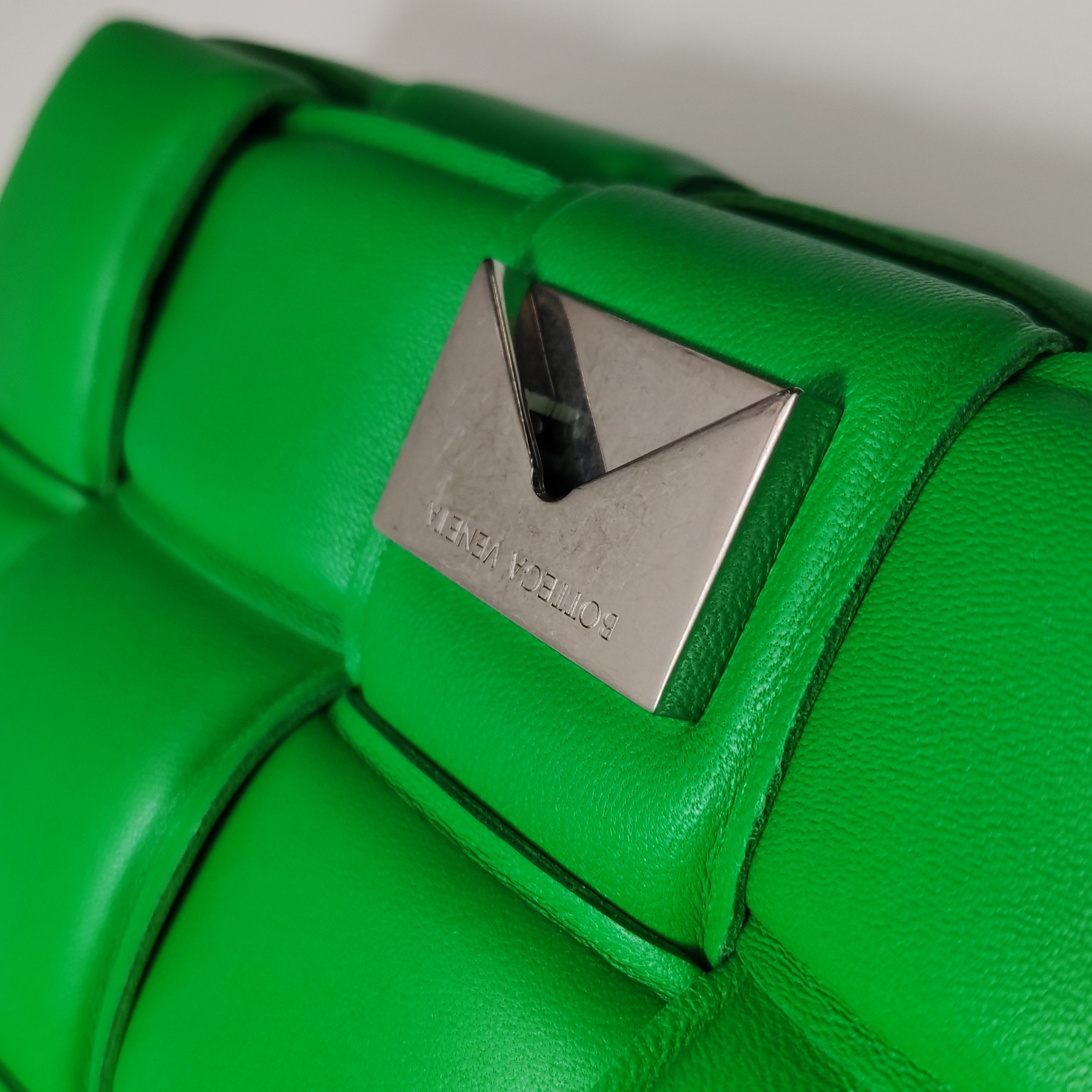 Bottega Veneta Cassette Crossbody Bag Padded Maxi Intrecciato Leather — photo 10 of 25