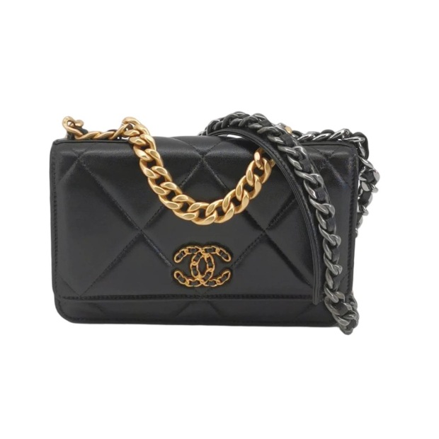 Chanel 19 Wallet on Chain Quilted Lambskin — pre-owned, Vierlot