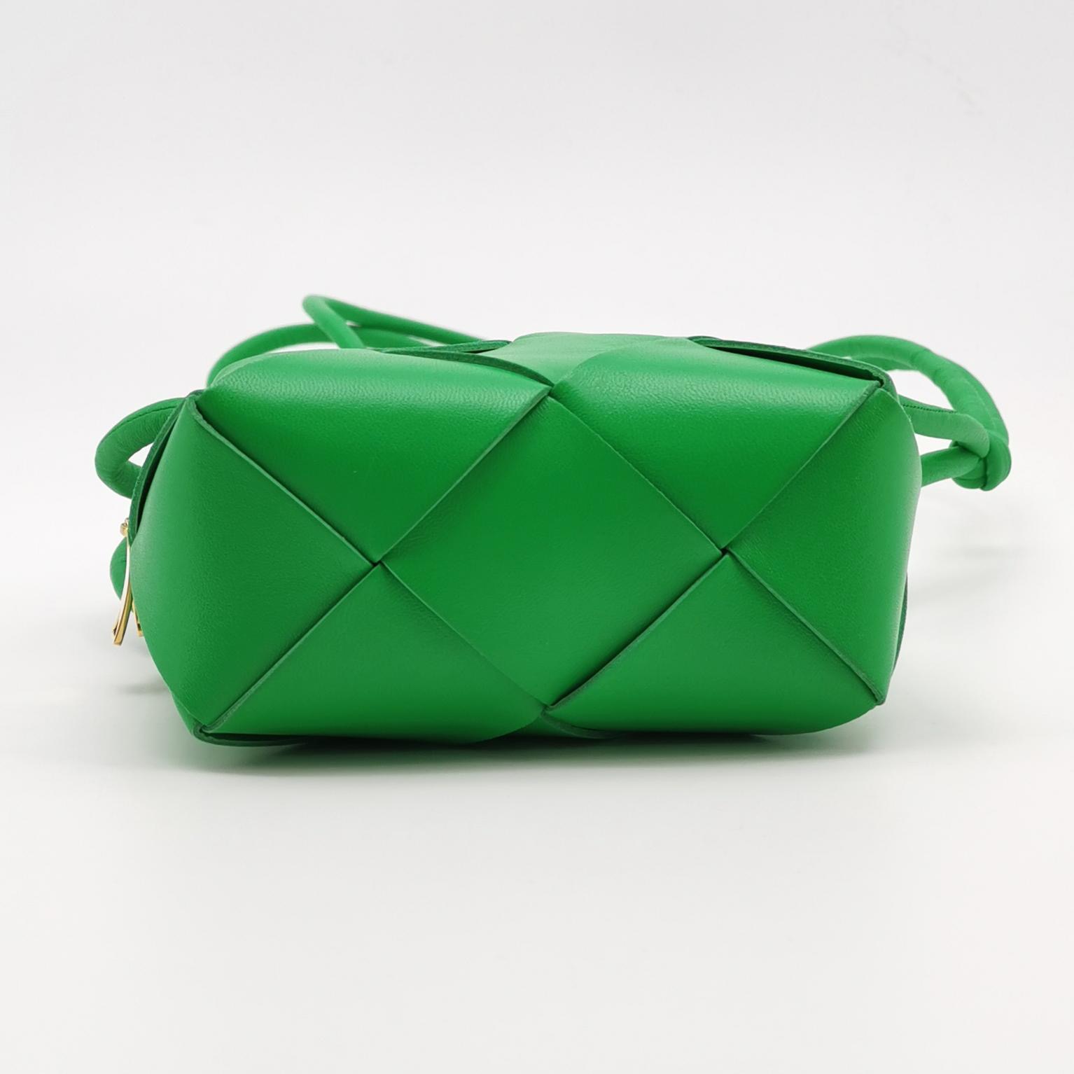 Bottega Veneta Cassette Camera Crossbody Bag Maxi Intrecciato Leather Mini — photo 6 of 22