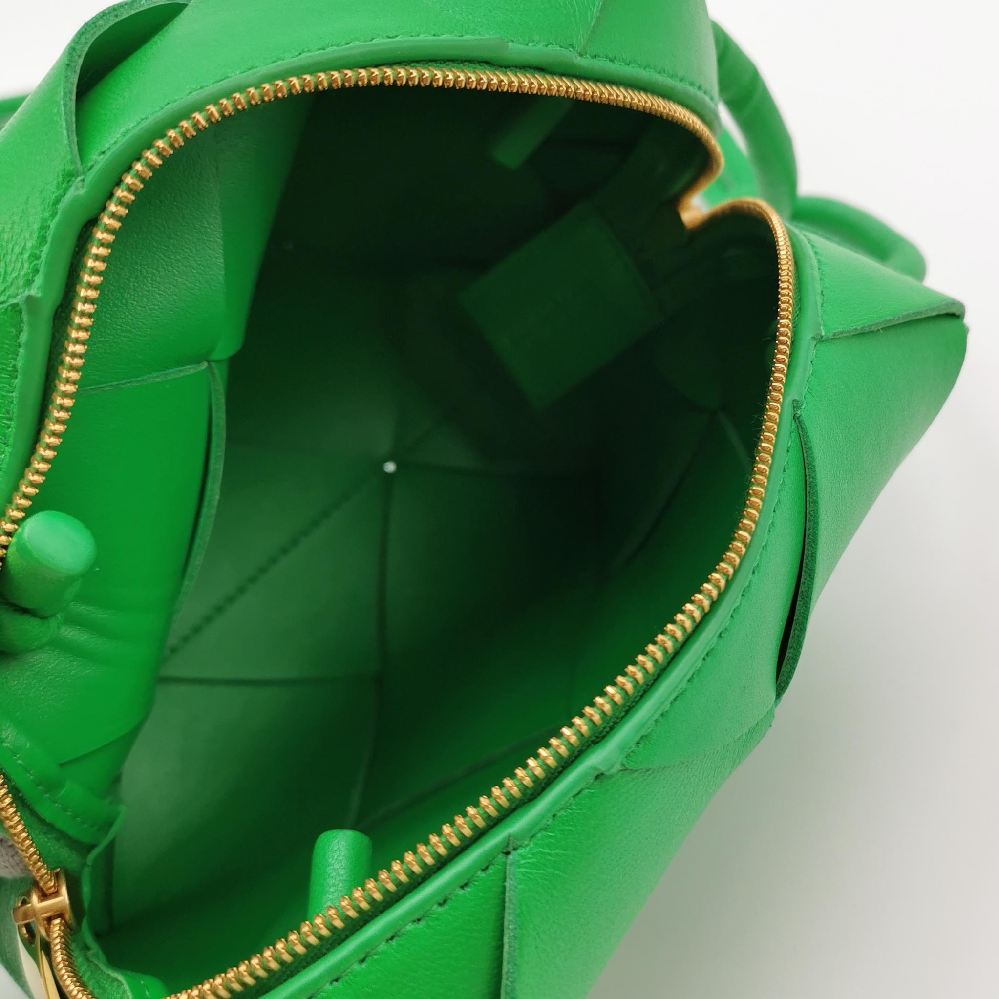 Bottega Veneta Cassette Camera Crossbody Bag Maxi Intrecciato Leather Mini — photo 7 of 22