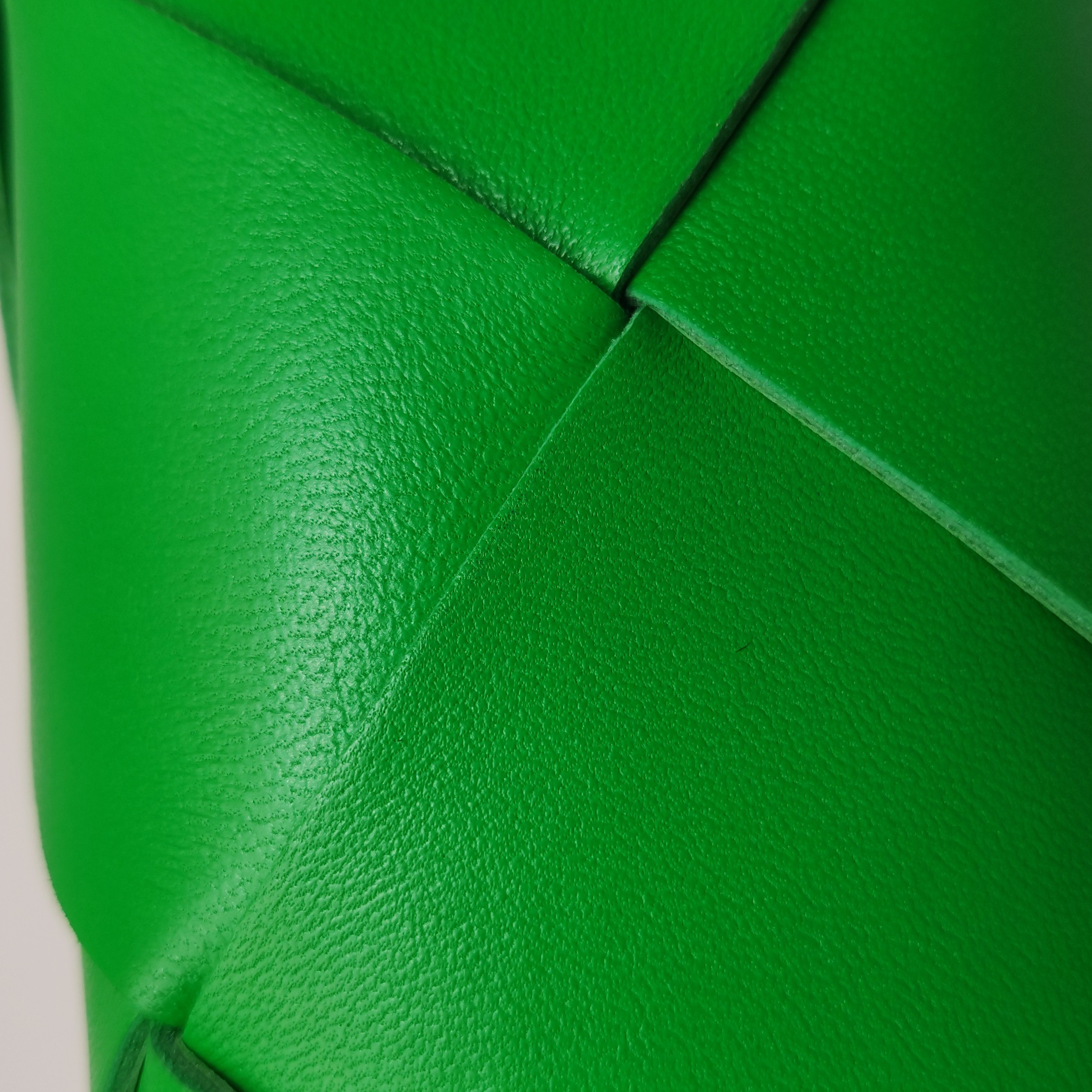 Bottega Veneta Cassette Camera Crossbody Bag Maxi Intrecciato Leather Mini — photo 21 of 22