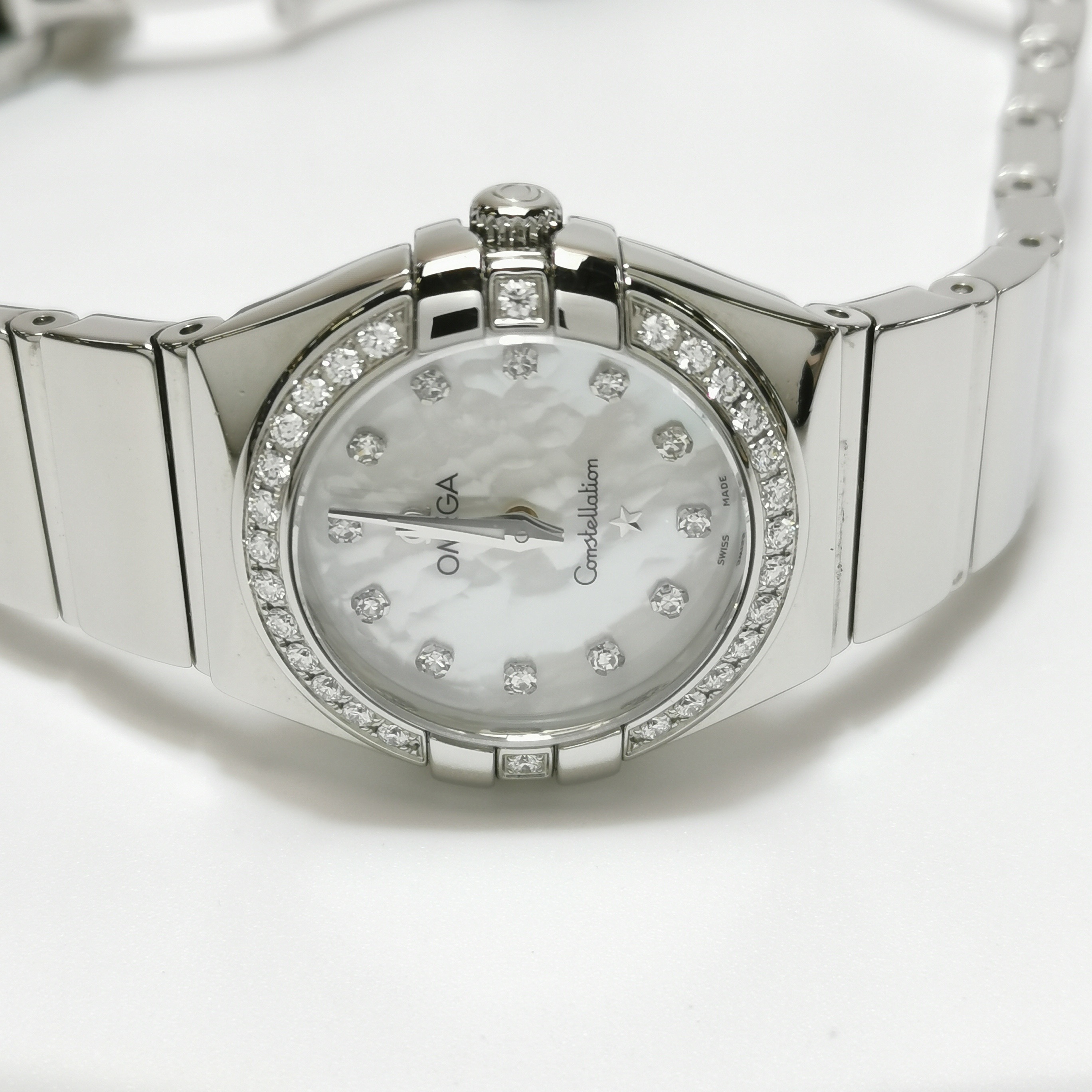 Omega Constellation Quartz Watch Stainless Steel with Diamond Bezel and Markers and Mother of Pearl 24 — photo 3 of 13