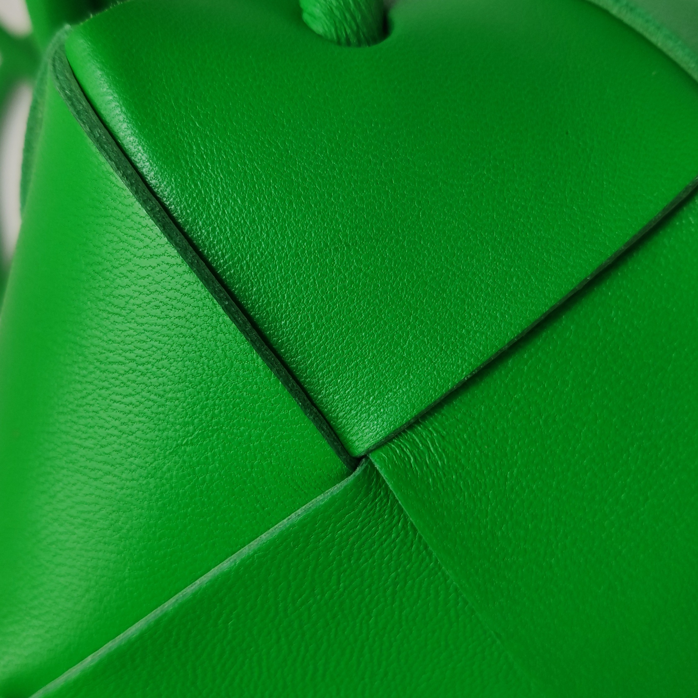 Bottega Veneta Cassette Camera Crossbody Bag Maxi Intrecciato Leather Mini — photo 9 of 22