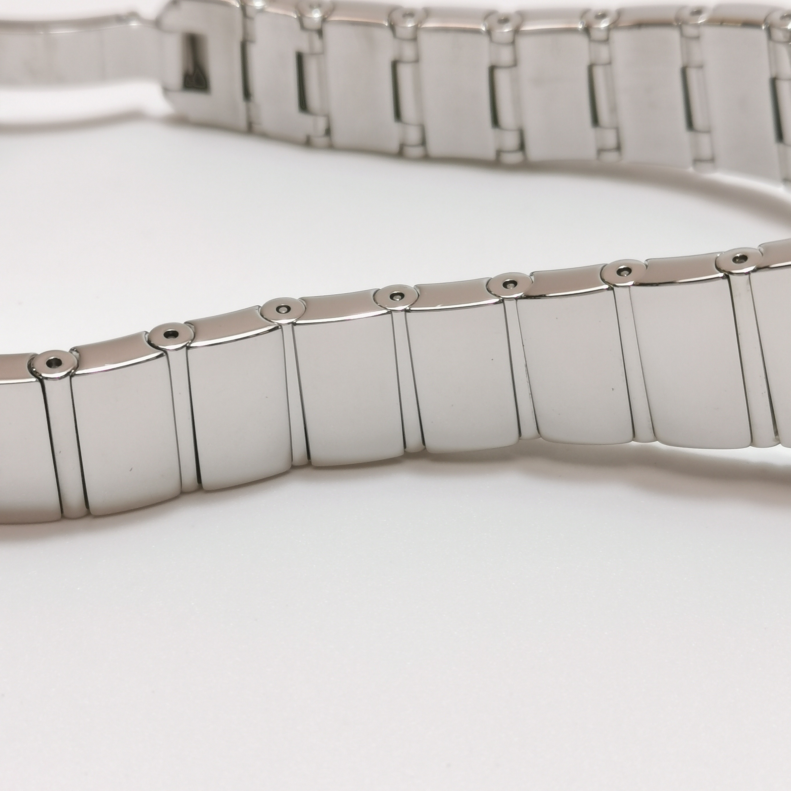 Omega Constellation Quartz Watch Stainless Steel with Diamond Bezel and Markers and Mother of Pearl 24 — photo 8 of 13