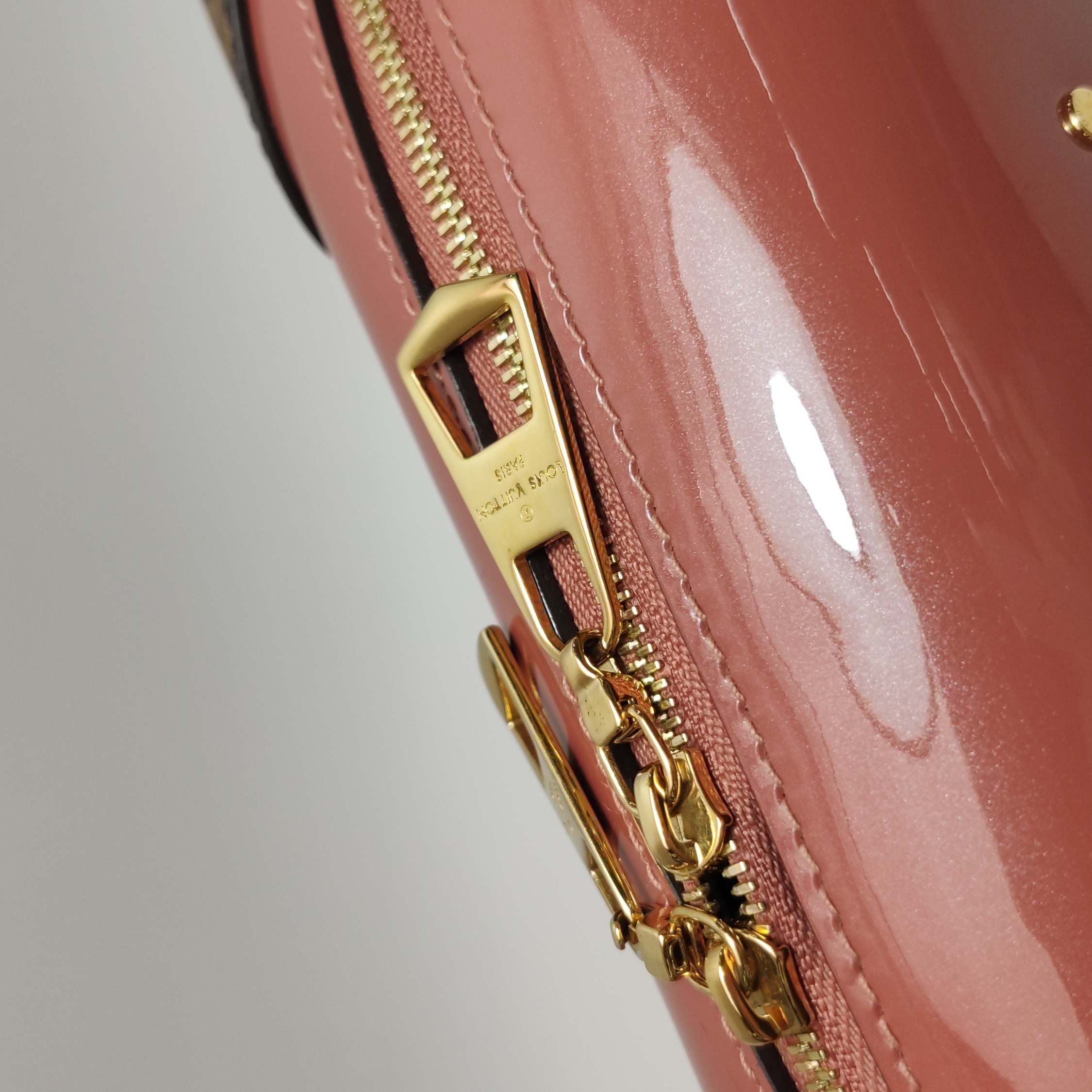 Louis Vuitton(LV) Venice Handbag Vernis with Monogram Canvas — photo 12 of 22
