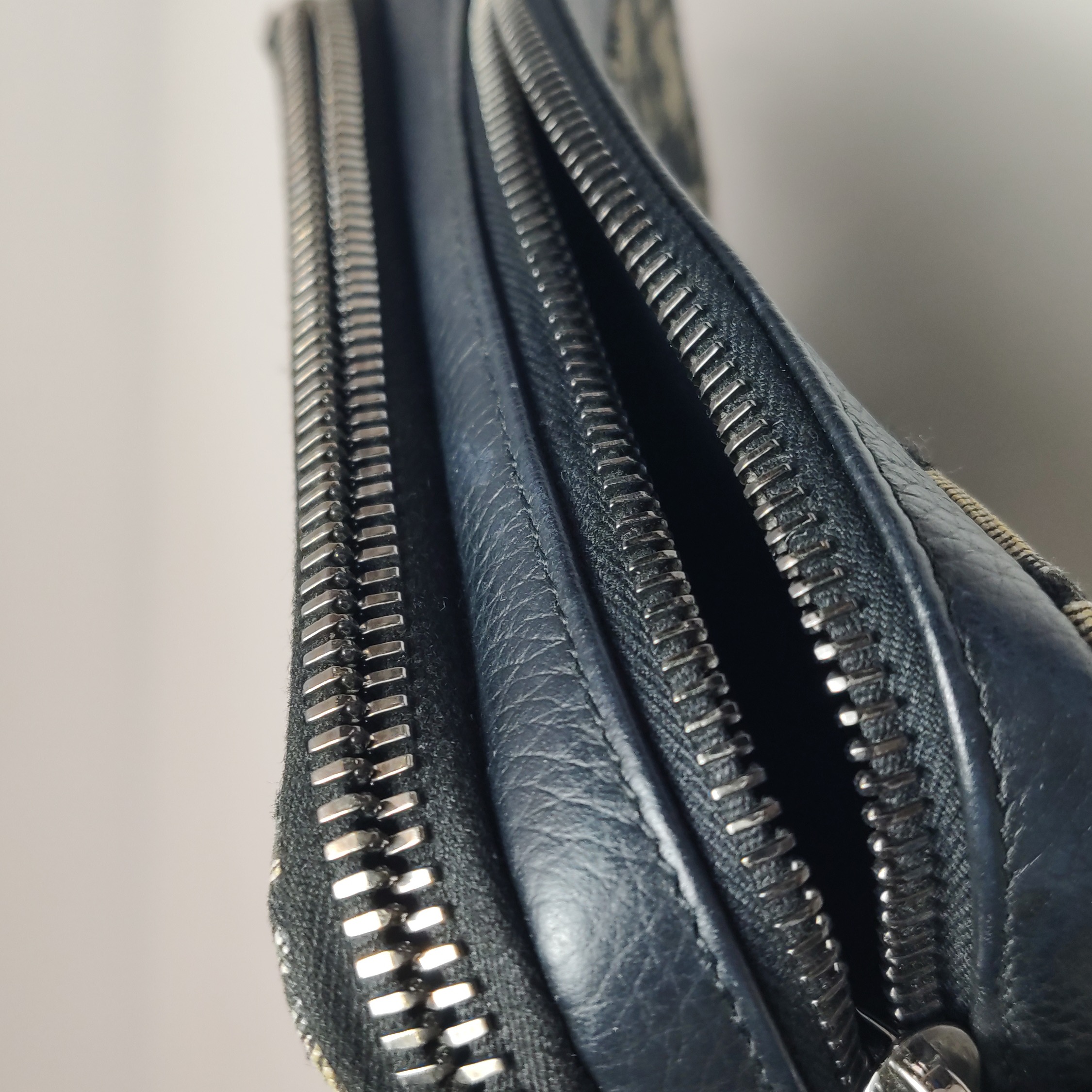 Christian Dior Double Zip Crossbody Pouch Oblique Canvas — photo 8 of 14