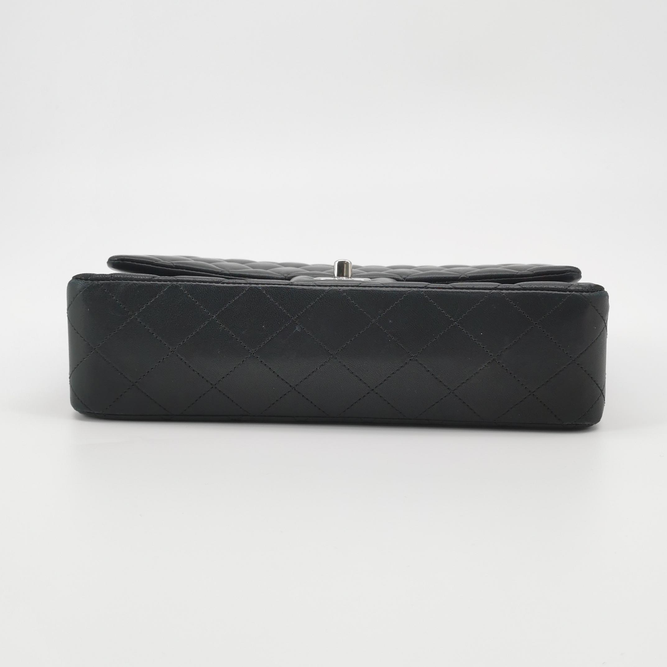 Chanel Classic Double Flap Bag Quilted Lambskin Medium — photo 6 of 15