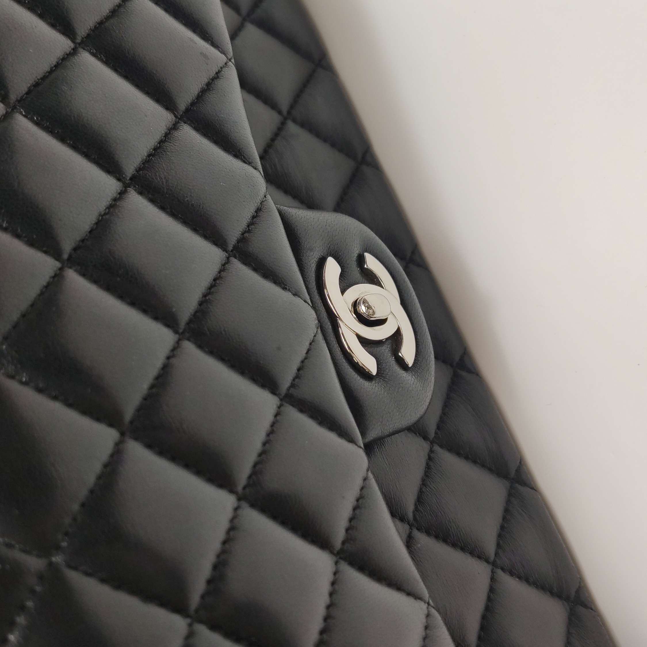 Chanel Classic Double Flap Bag Quilted Lambskin Medium — photo 10 of 15