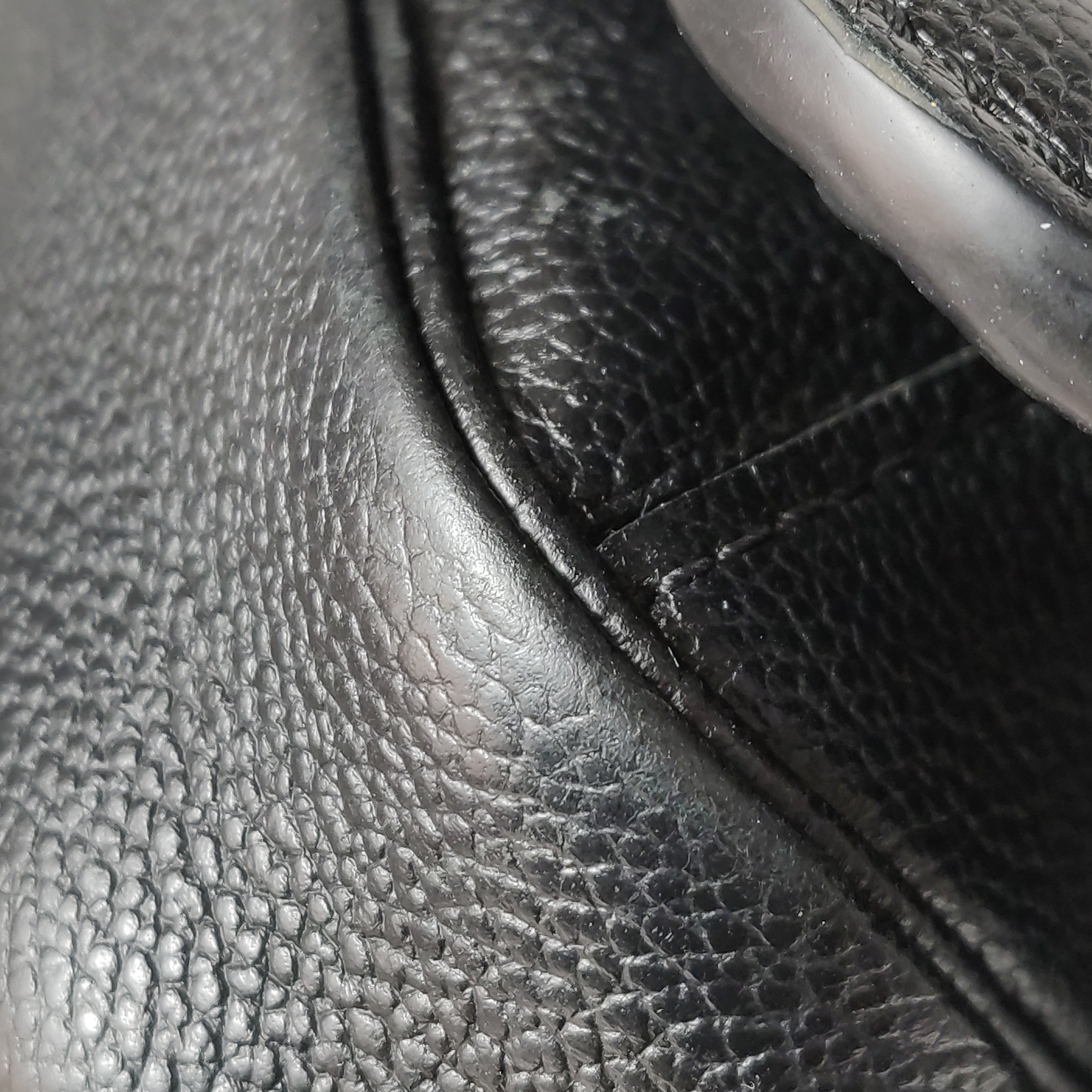 Louis Vuitton(LV) Pochette Metis Bicolor Monogram Empreinte Giant — photo 11 of 15