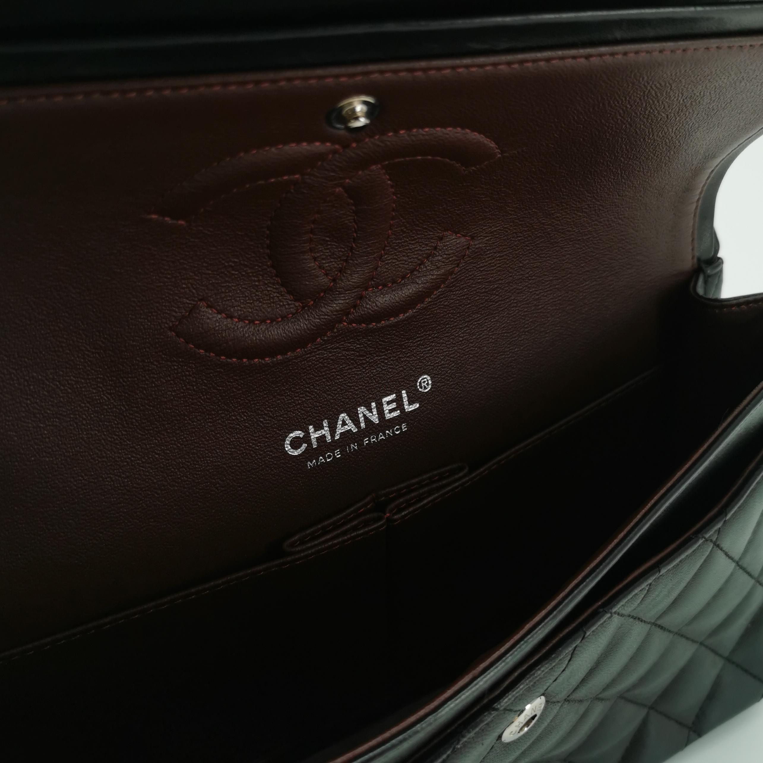 Chanel Classic Double Flap Bag Quilted Lambskin Medium — photo 8 of 15
