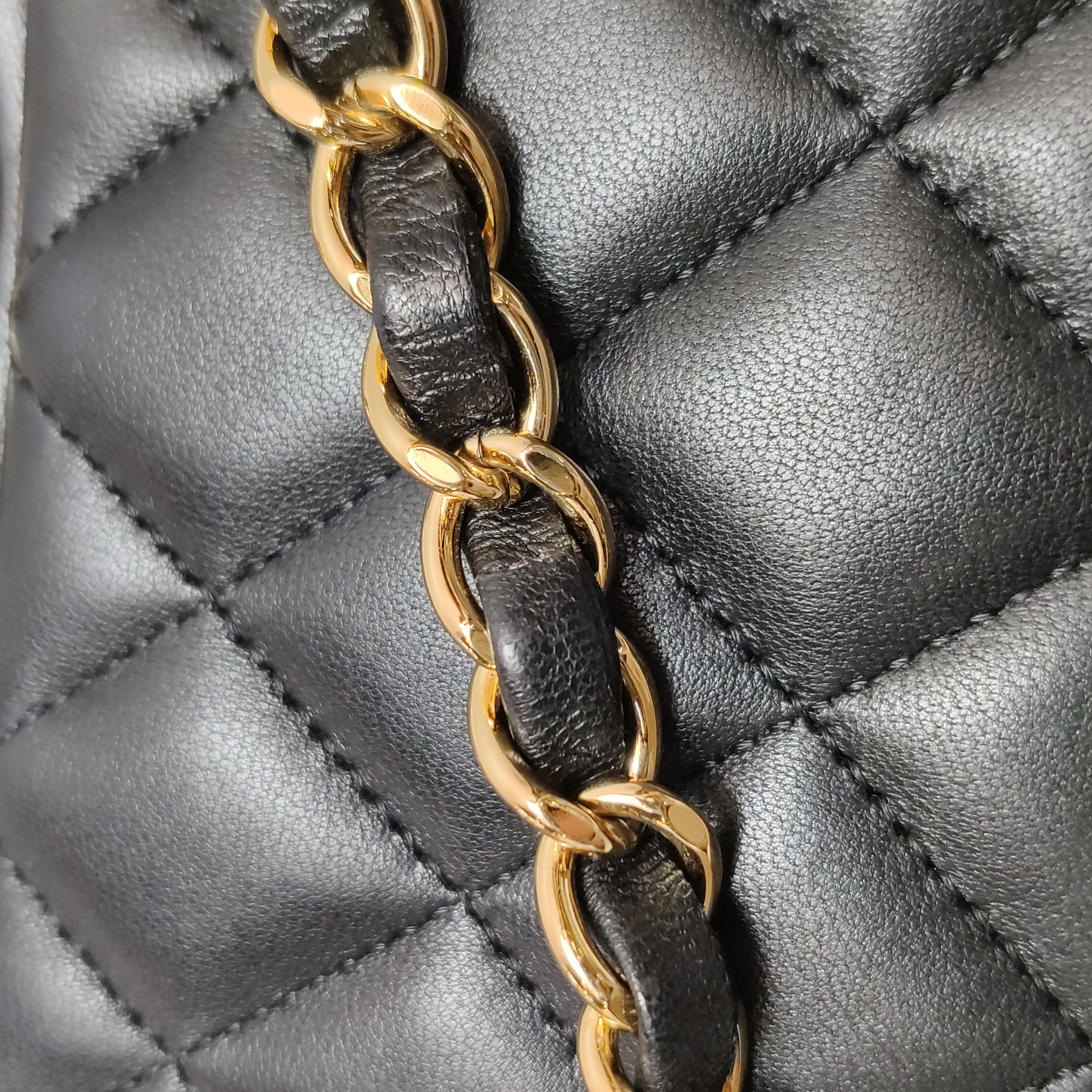 Chanel Classic Double Flap Bag Quilted Caviar Medium — photo 12 of 14