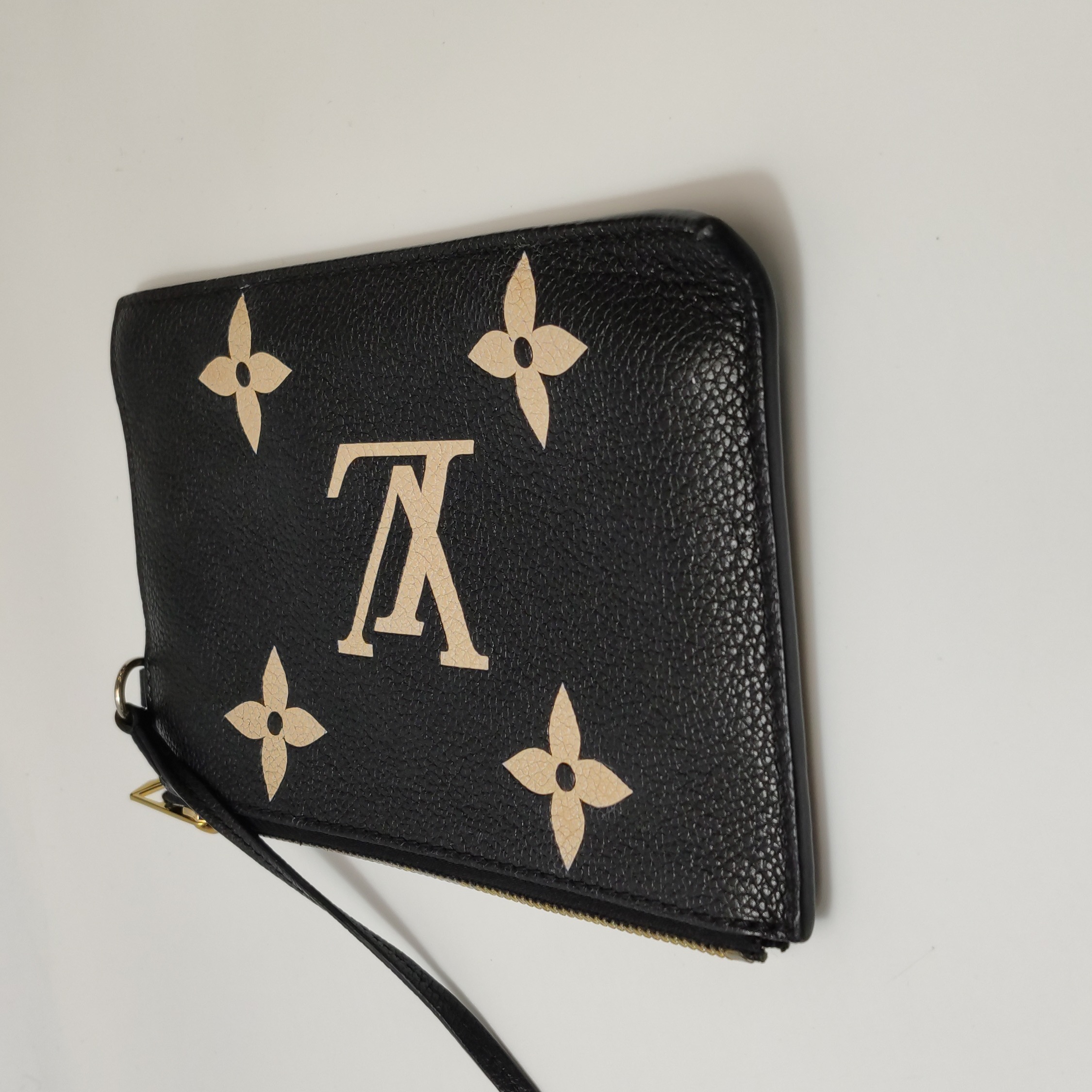 Louis Vuitton(LV) NeoNoe Handbag Bicolor Monogram Empreinte Giant MM — photo 8 of 16
