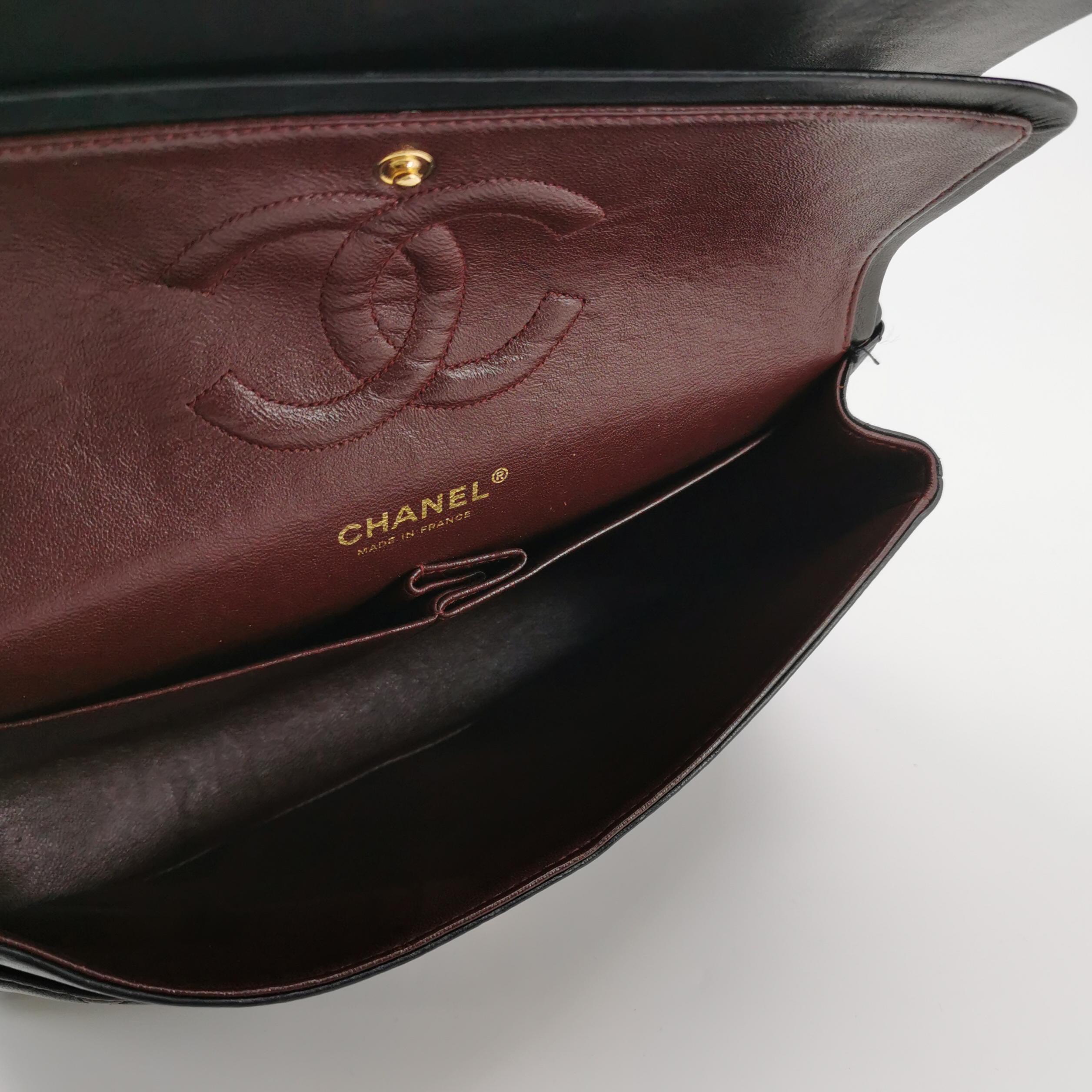 Chanel Classic Double Flap Bag Quilted Caviar Medium — photo 7 of 15
