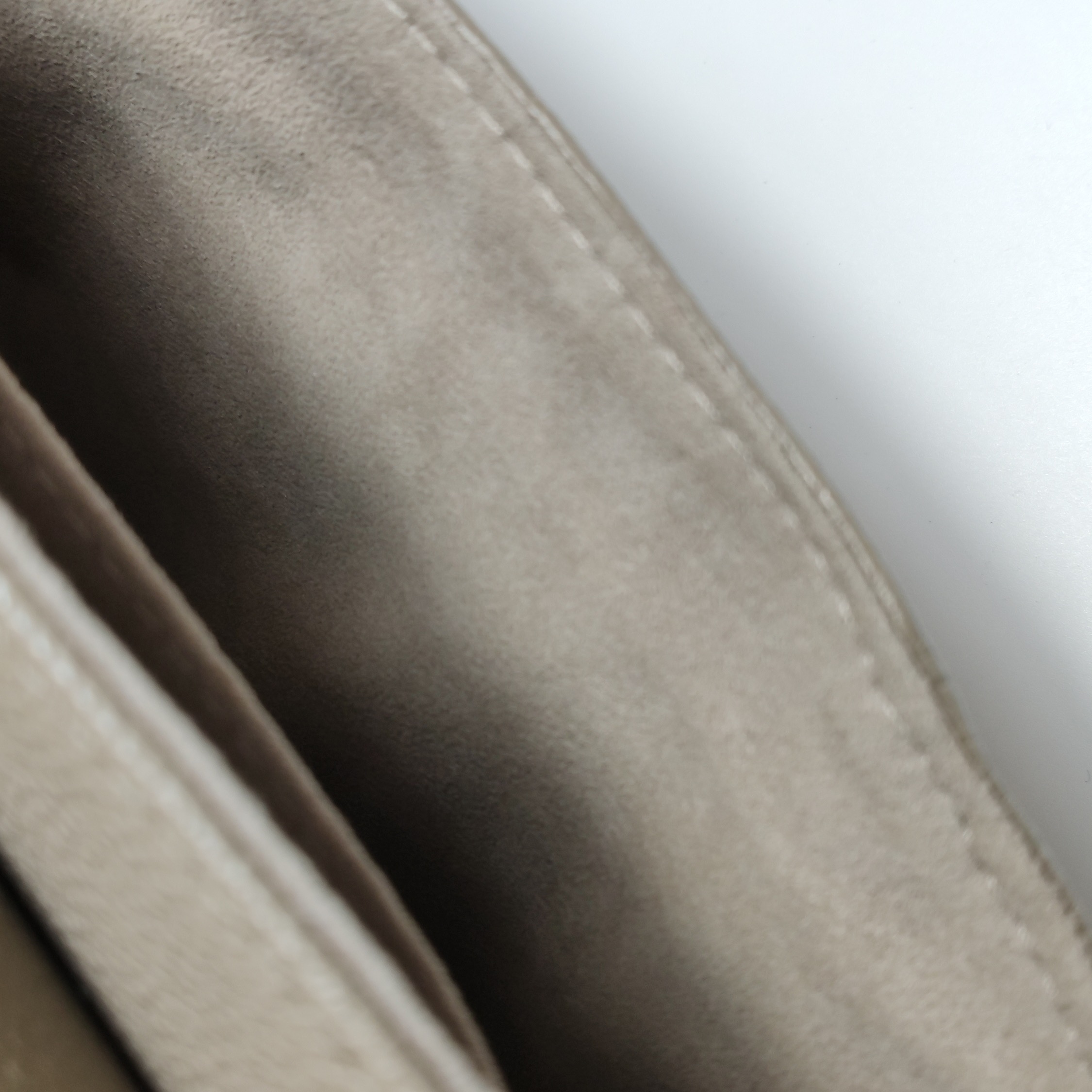 Louis Vuitton(LV) Favorite NM Handbag Bicolor Monogram Empreinte Giant — photo 9 of 16